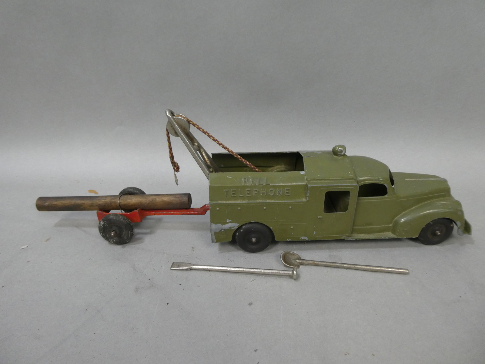 Vintage Hubley 478 Bell Telephone Truck Log Trailer & Tools: Vintage Hubley 478 Bell Telephone Truck Log Trailer & Tools. Measurements in inches: 9 1/2 long Condition:Normal wear with age and use Shipping:We offer in-house shipping. Item(s) will be packed after