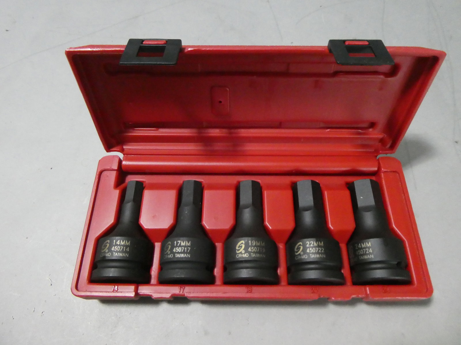 Sunex Tools 4507 3/4" Drive Impact Hex Driver Set 14mm-24mm in Case: Sunex Tools 4507 3/4" Drive Impact Hex Driver Set 14mm-24mm in Case This item is from a Gurnee, IL private estate. The estate included lots of cameras and accessories, motorcycles and parts, vehicles,