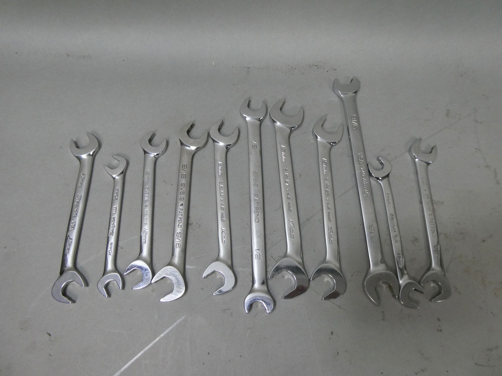 Snap-On 11 Piece Assorted Wrench Set: Snap-On 11 Piece Assorted Wrench Set This item is from a Gurnee, IL private estate. The estate included lots of cameras and accessories, motorcycles and parts, vehicles, knives, guns, tools, workshop