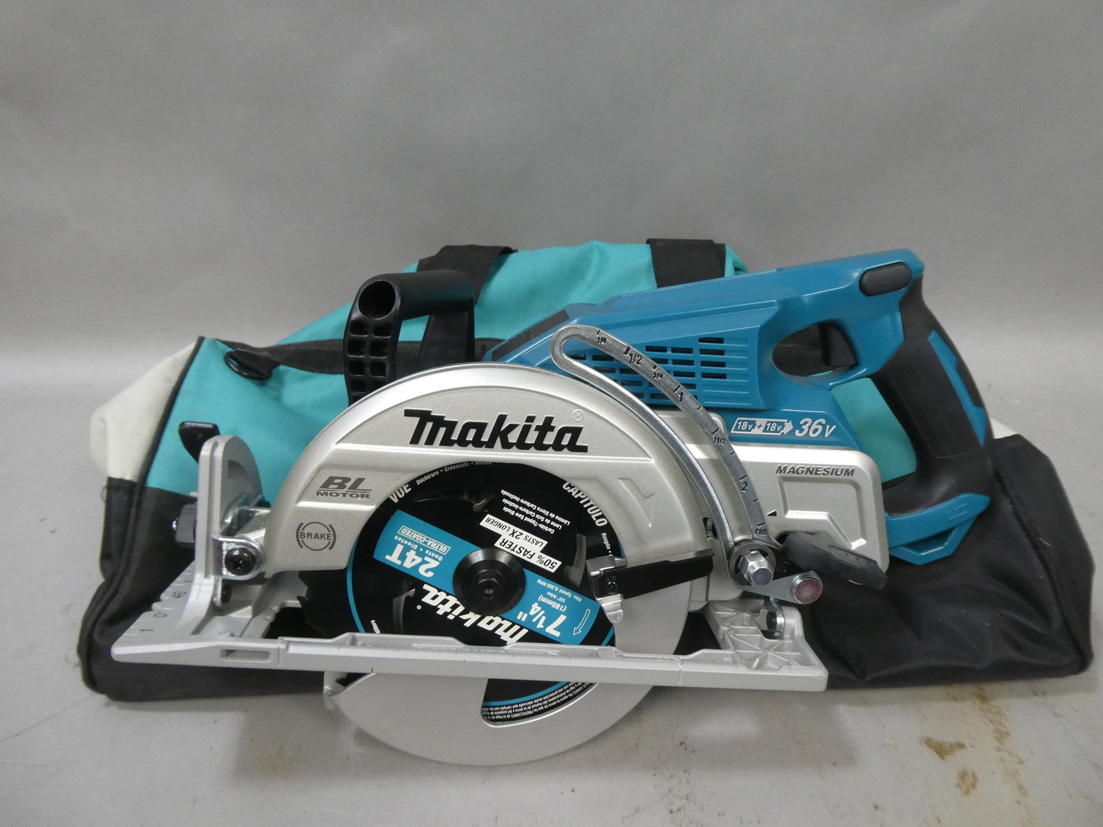 Makita XSR01 7 1/4" Brushless Portable Circular Saw w/ Bag: Makita XSR01 7 1/4" Brushless Portable Circular Saw w/ Bag This item is from a Gurnee, IL private estate. The estate included lots of cameras and accessories, motorcycles and parts, vehicles, knives, 