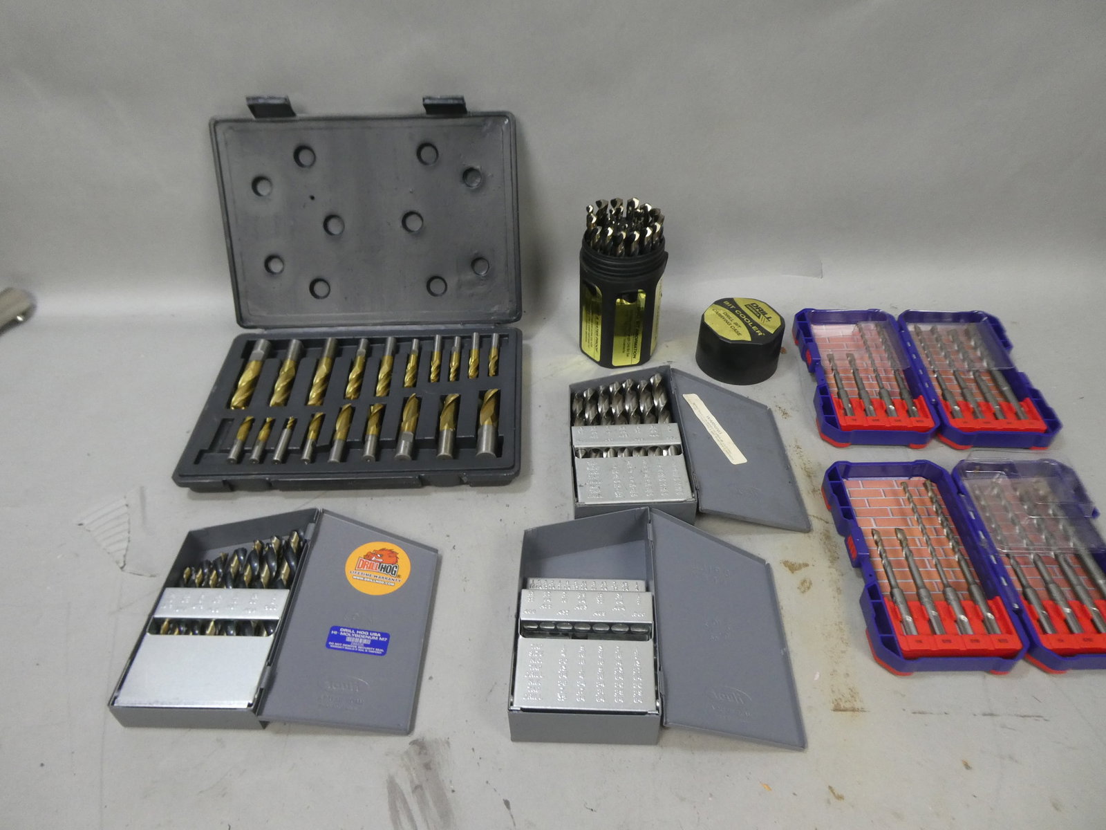 Lot 6 Sets Drill Bits Workpro Drill America Drillhog Huot etc: Lot 6 Sets Drill Bits Workpro Drill America Drillhog Huot etc This item is from a Gurnee, IL private estate. The estate included lots of cameras and accessories, motorcycles and parts, vehicles, knive