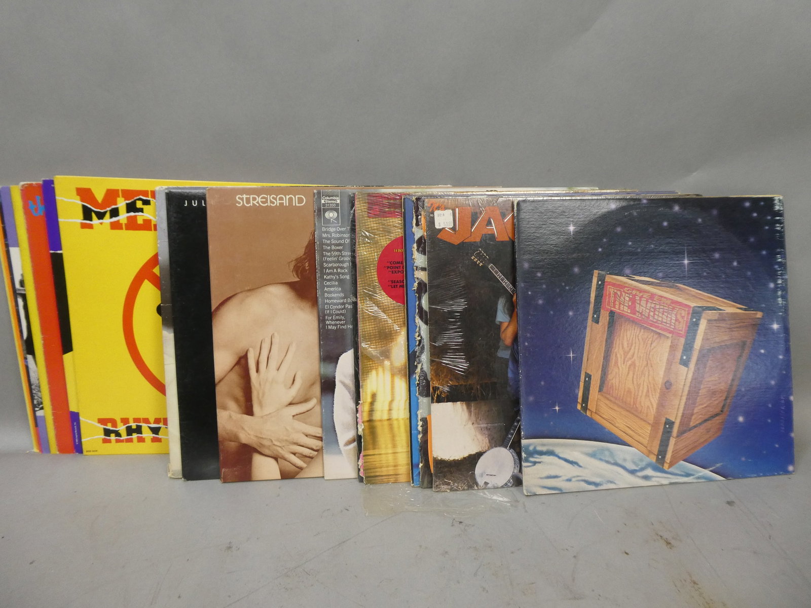 Lot 18 LP Record Vinyl Albums Elvis Costello Motels Men without Hats etc: Lot 18 LP Record Vinyl Albums including Motels, Men Without Hats, B-52's Level 42, 10,000 Maniacs, Elvis Costello, Stray Cats, Michael Jackson, Julian Lennon, Streisand & Kristofferson, Simon & Garfun