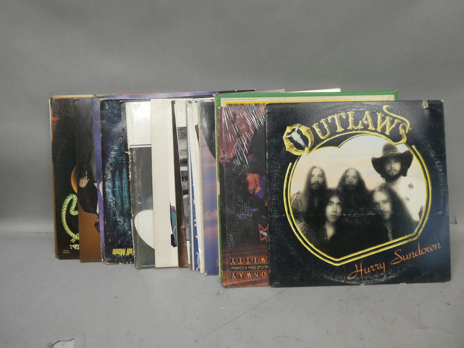 Lot 19 Assorted 1970-80's Country Music LP Record Vinyl Albums: Lot 19 Assorted 1970-80's Country Music LP Record Vinyl Albums including Willie Nelson, Johnny Russell, Wilson Bros, Merle Haggard, Tanya Tucker, Dwight Yoakam, Outlaws, George Strait, Charlie Daniels