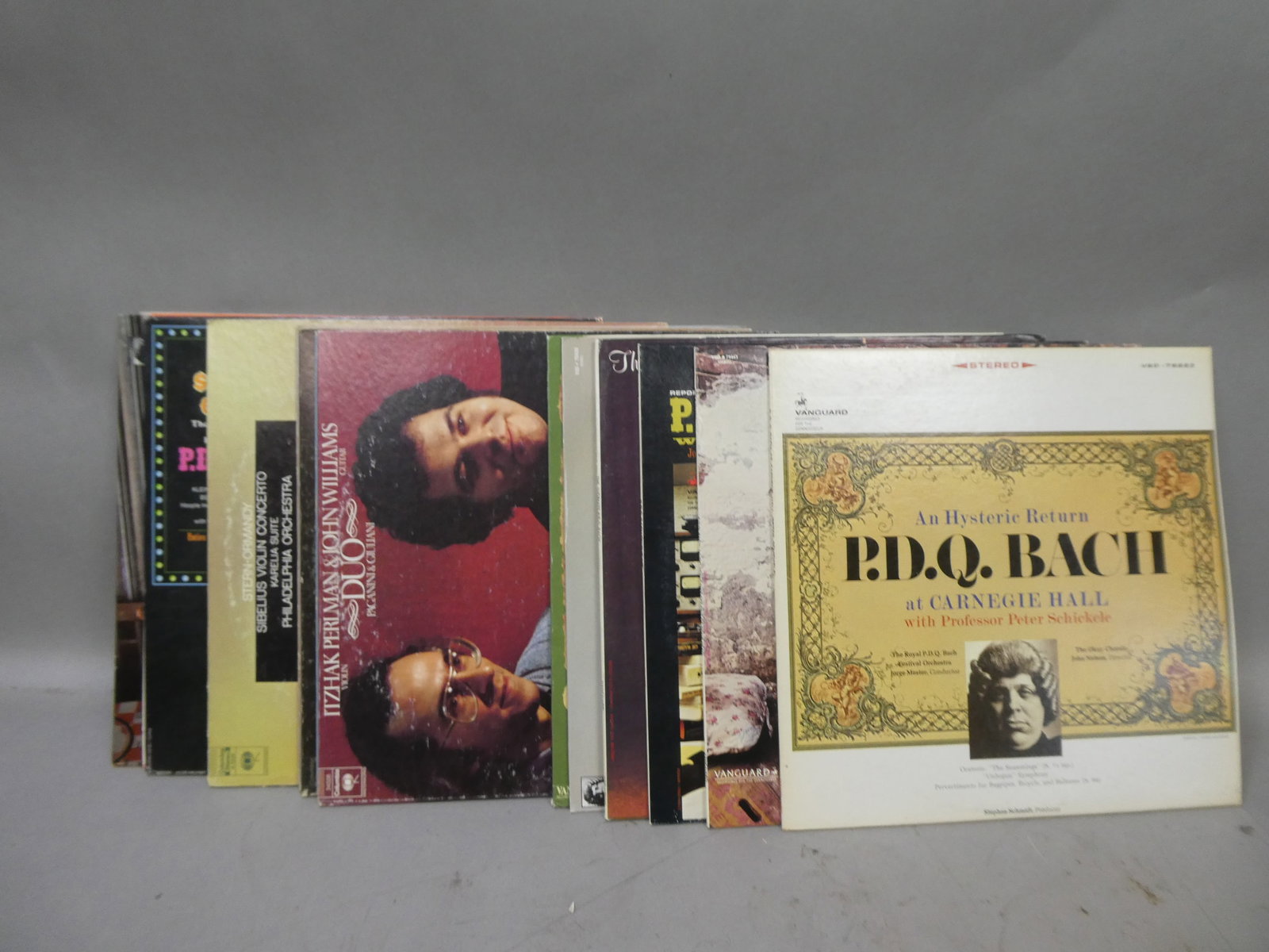 Lot 14 Classical Orchestral Instrumental Assorted LP Record Vinyl Albums: Lot 14 Classical Orchestral Instrumental Assorted LP Record Vinyl Albums including PDG Bach, Stern-Ormandy, Bernstein, Itzhak Perlman & John Williams, Isaac Stern. Condition:As found, Sleeves are roug