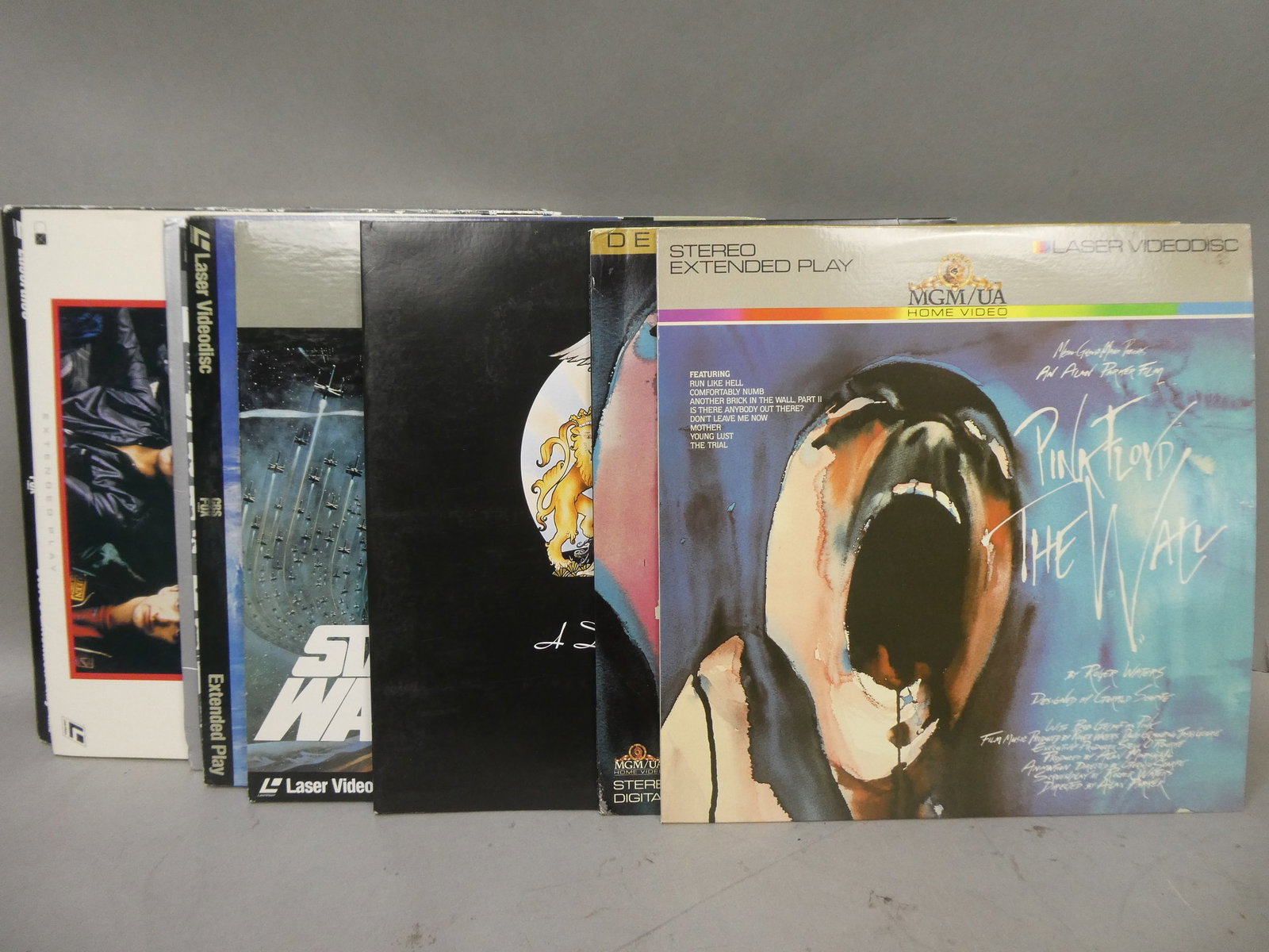 Lot 9 Laser Disks Star Wars Pink Floyd Queen Who Tommy: Lot 9 Laser Disks Star Wars Pink Floyd Queen Who Tommy. Condition:Mild wear with age and use Shipping:We offer in-house shipping. Item(s) will be packed after invoice is paid and shipping charge will 