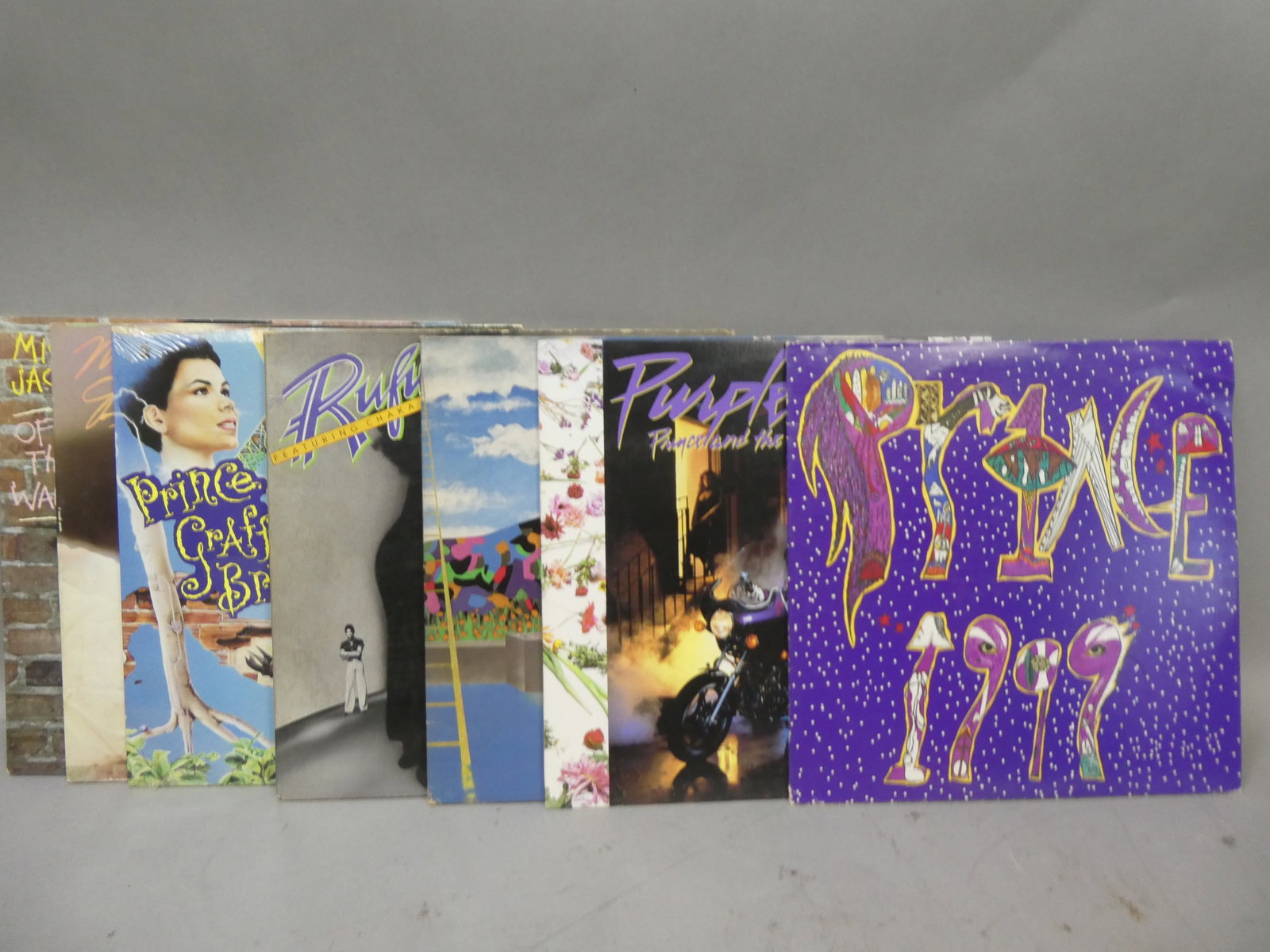 Lot 7 Michael Jackson Prince & Rufus Assorted LP Record Vinyl Albums: Lot 7 Michael Jackson Prince & Rufus Assorted LP Record Vinyl Albums. See photos for titles. Condition:Mild wear with age and use Shipping:We offer in-house shipping. Item(s) will be packed after invo