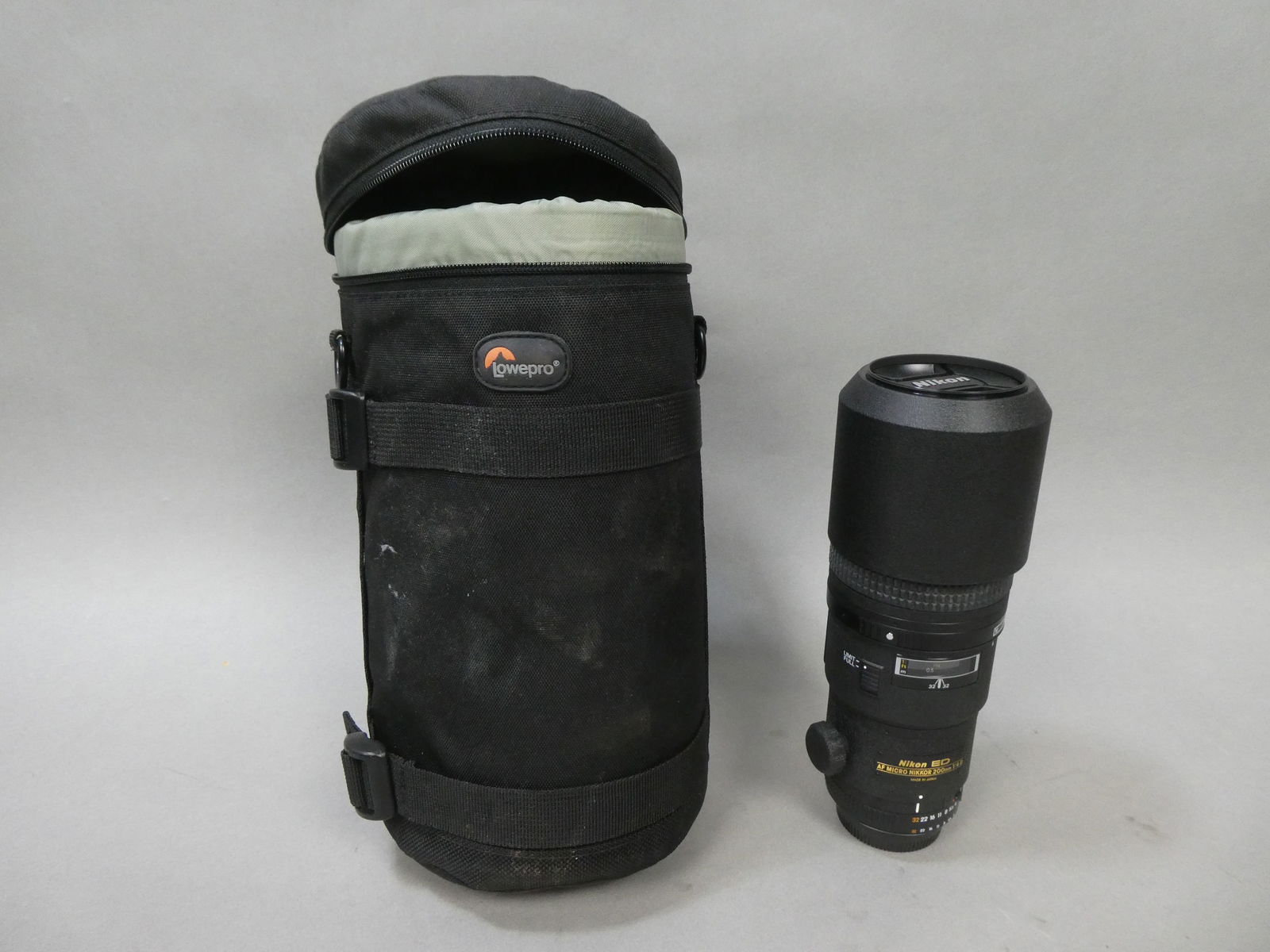 Nikon ED AF Micro Nikkor 200mm 1L4D Camera Lens w/ carrying case: Nikon ED AF Micro Nikkor 200mm 1L4D Camera Lens w/ carrying case This item is from a Gurnee, IL private estate. The estate included lots of cameras and accessories, motorcycles and parts, vehicles, kn