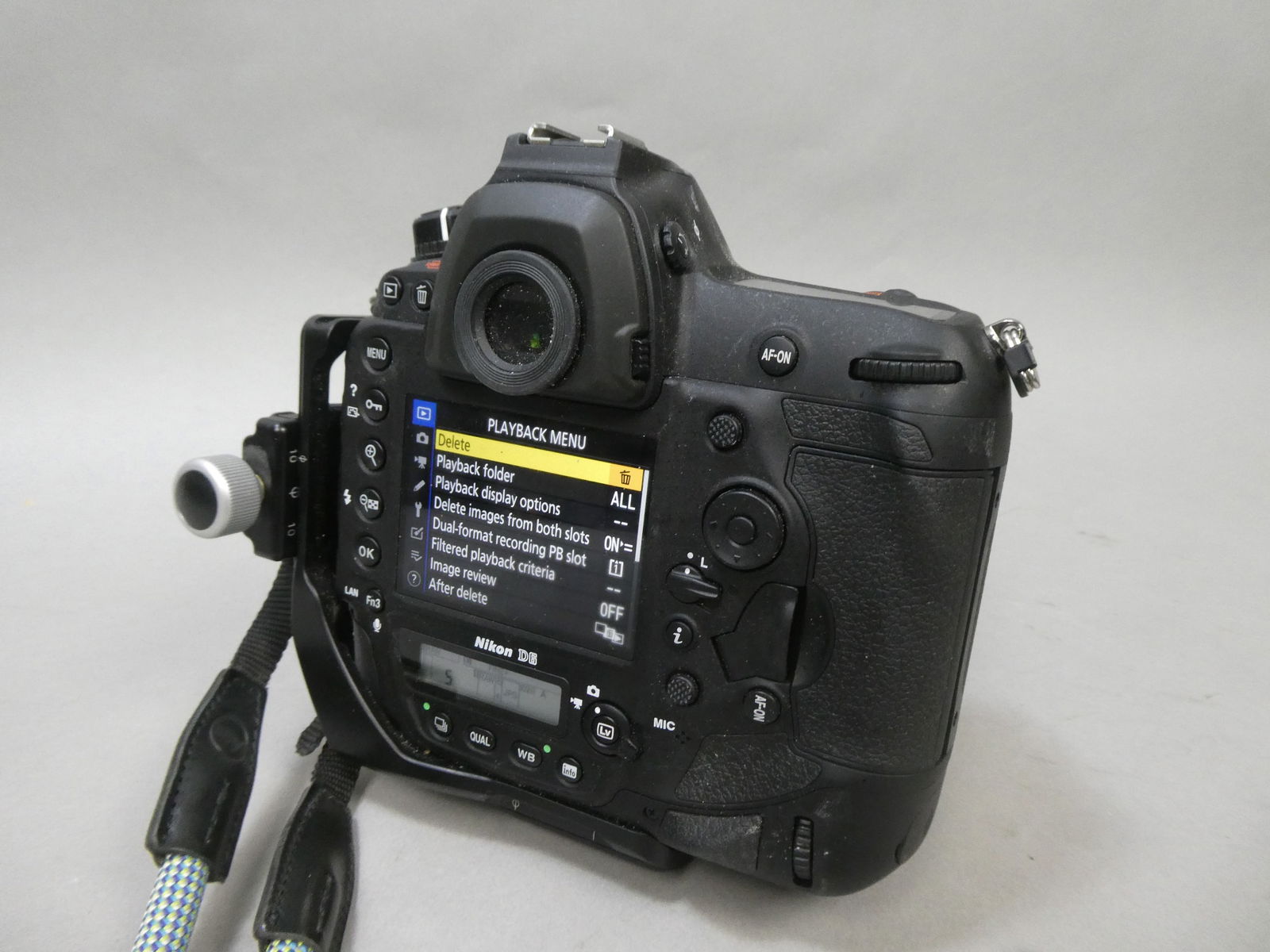 Nikon D6 20.8MP Digital SLR Camera w/ Nikkor AF-S 24-70mm 1:2.8 Lens: Nikon D6 20.8MP Digital SLR Camera w/ Nikkor AF-S 24-70mm 1:2.8 Lens This item is from a Gurnee, IL private estate. The estate included lots of cameras and accessories, motorcycles and parts, vehicles