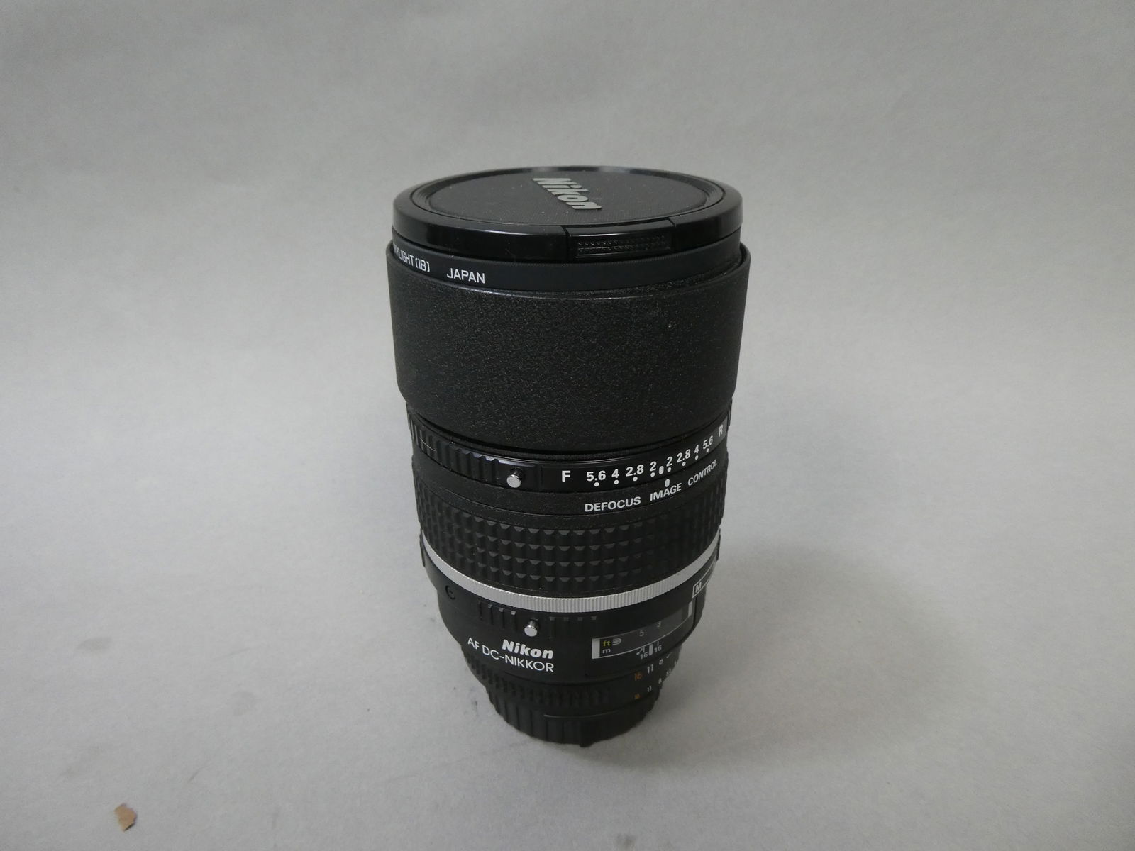 Nikon AF DC-Nikkor 105mm 1:2 D DeFocus Image Control Len: Nikon AF DC-Nikkor 105mm 1:2 D DeFocus Image Control Len This item is from a Gurnee, IL private estate. The estate included lots of cameras and accessories, motorcycles and parts, vehicles, knives, gu