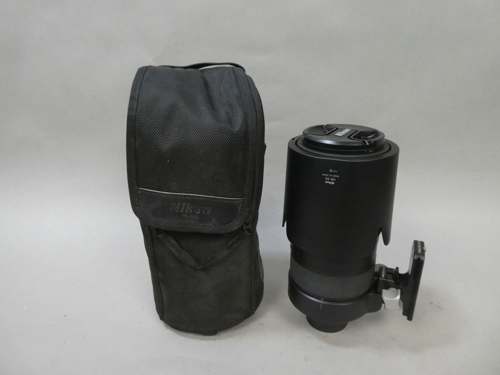 Nikon Nikkor AF-S 80-400mm 1:4.5-5.56G ED Lens: Nikon Nikkor AF-S 80-400mm 1:4.5-5.56G ED Lens with CL-M2 bag, HB-65 hood and Really Right Stuff LCF-10.B This item is from a Gurnee, IL private estate. The estate included lots of cameras and accesso