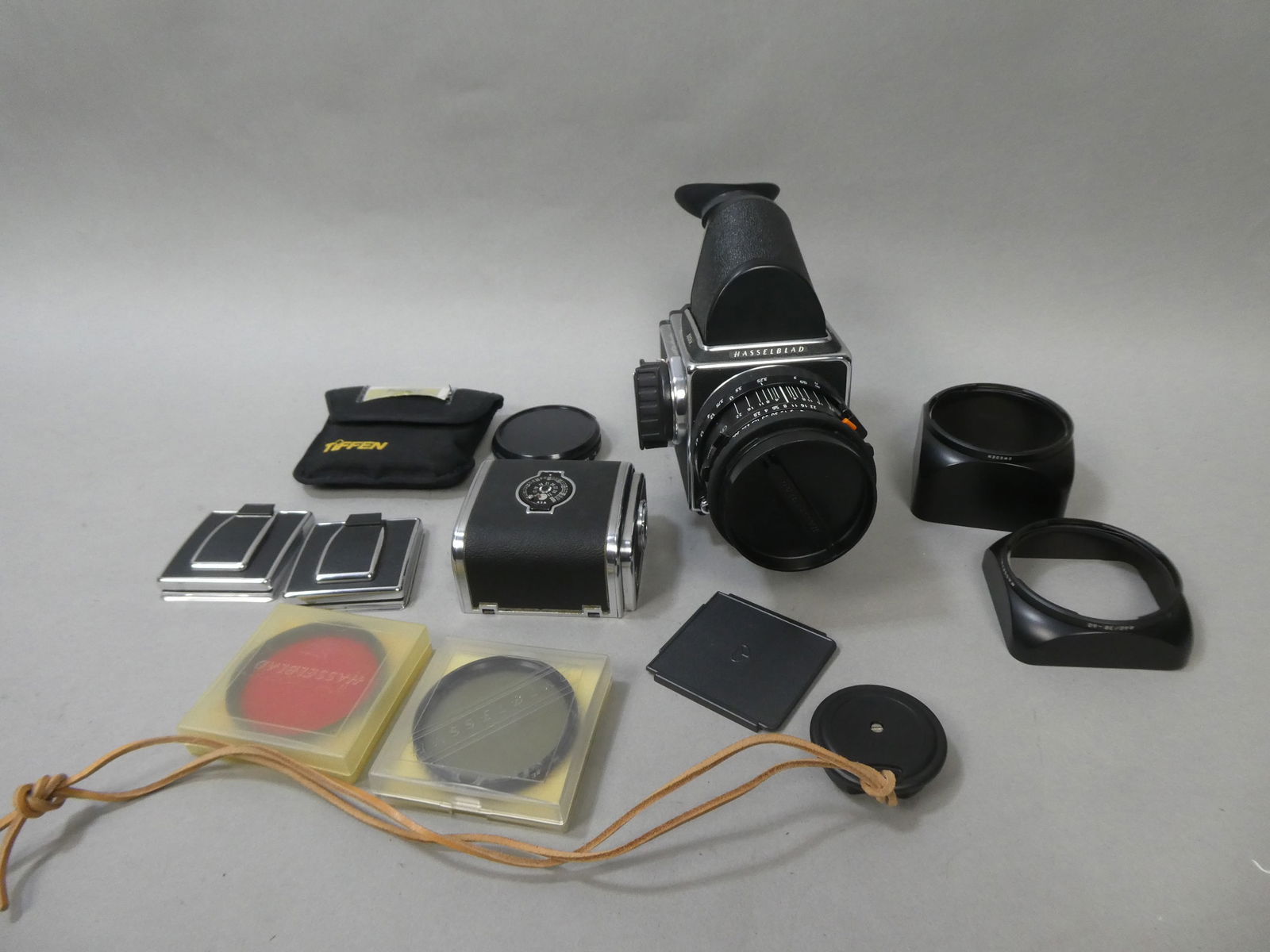 Hasselblad 503cw Acute Matte Medium Format w/ CFE 80mm f2.8 Lens: Hasselblad 503cw Acute Matte Medium Format w/ CFE 80mm f2.8 Lens, three film backs, two hoods, and three filters This item is from a Gurnee, IL private estate. The estate included lots of cameras and