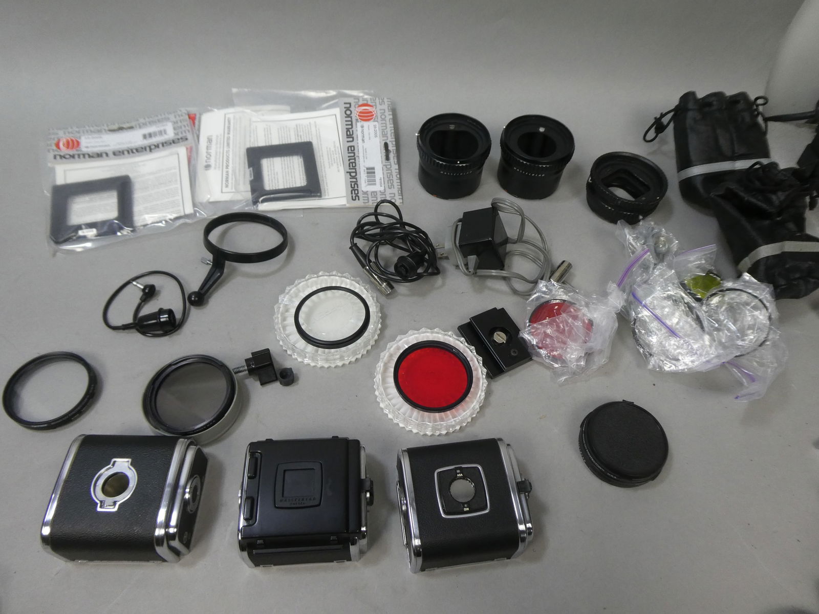 Hasselblad 503cw Accessories Filters Extensions Film Backs etc: Hasselblad 503cw Accessories Filters Extensions Film Backs etc This item is from a Gurnee, IL private estate. The estate included lots of cameras and accessories, motorcycles and parts, vehicles, kniv