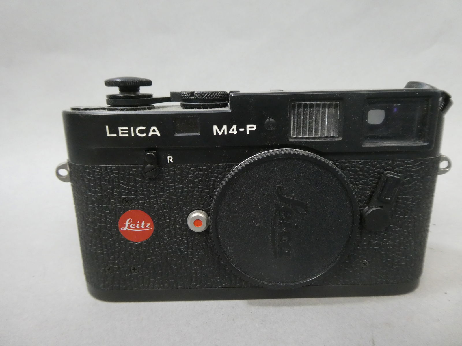 Leica M4-P 35mm Rangefinder Black Camera Body: Leica M4-P 35mm Rangefinder Black Camera Body This item is from a Gurnee, IL private estate. The estate included lots of cameras and accessories, motorcycles and parts, vehicles, knives, guns, tools,