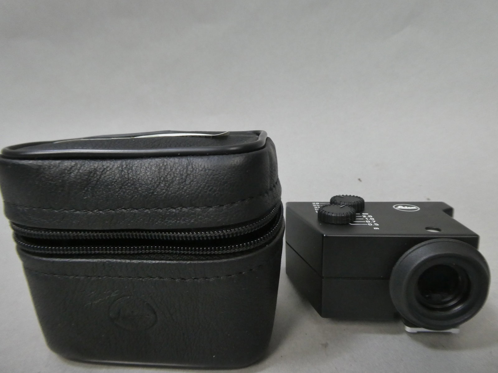 Leica Universal Wide-Angle Viewfinder 12011 for M System: Leica Universal Wide-Angle Viewfinder 12011 for M System This item is from a Gurnee, IL private estate. The estate included lots of cameras and accessories, motorcycles and parts, vehicles, knives, gu