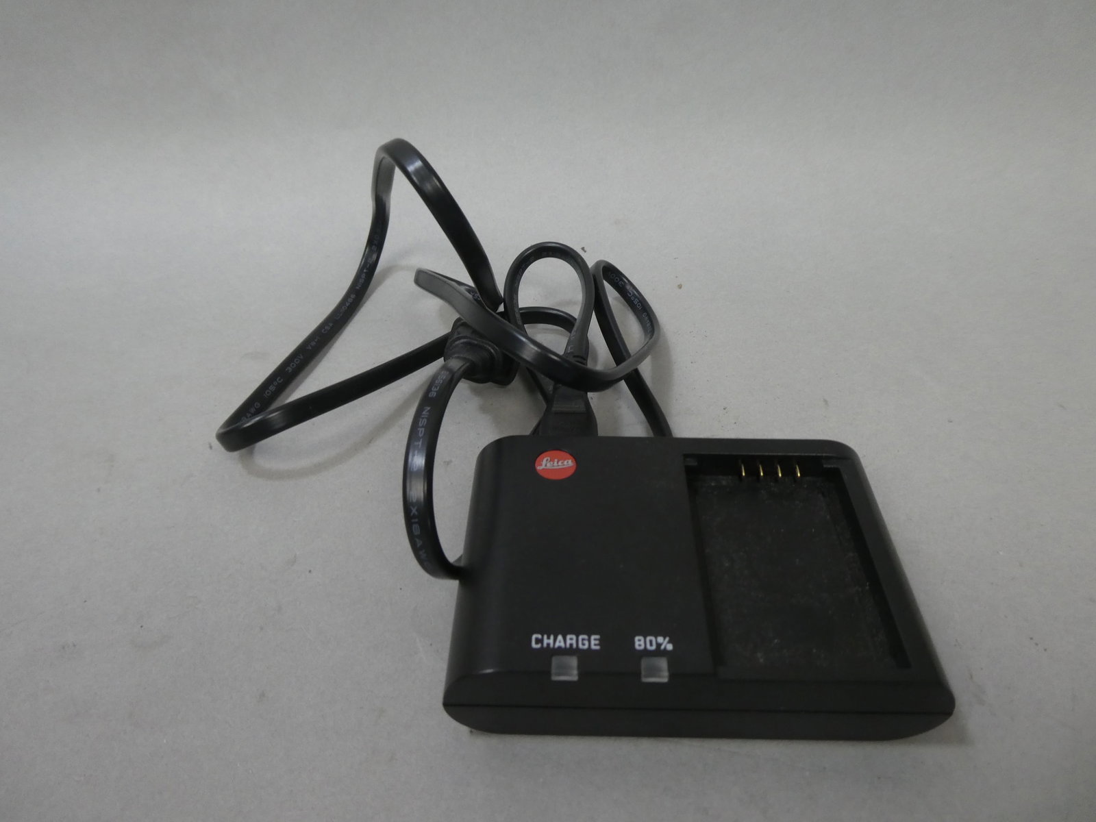 Leica BC-SCL2 Battery Charger for M 240 / 262 / MM246: Leica BC-SCL2 Battery Charger for M 240 / 262 / MM246 This item is from a Gurnee, IL private estate. The estate included lots of cameras and accessories, motorcycles and parts, vehicles, knives, guns,