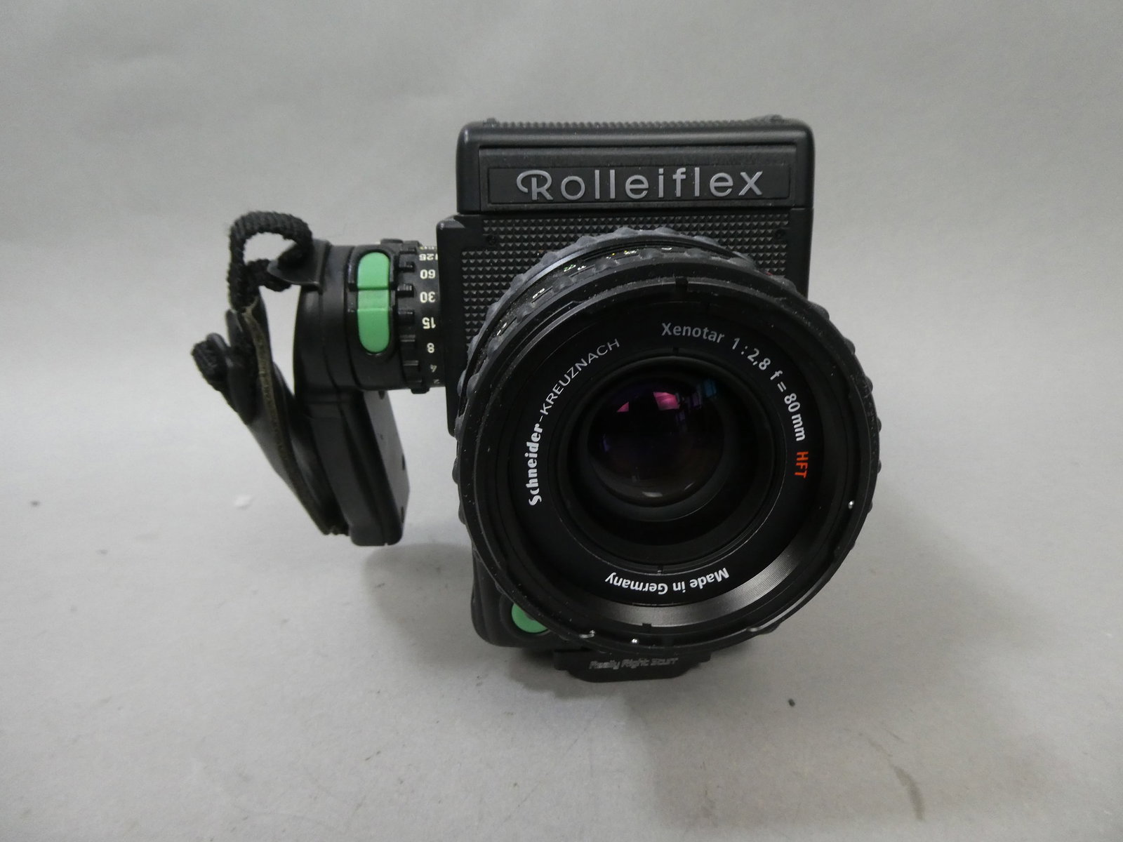 Rollei Rolleiflex 6008 Professional Camera w/ Xenostar 80mm f2.8 PQ Lens 120: Rollei Rolleiflex 6008 Professional Camera w/ Schneider-Kreuznach Xenostar 80mm f2.8 PQ Lens 120 This item is from a Gurnee, IL private estate. The estate included lots of cameras and accessories, mot