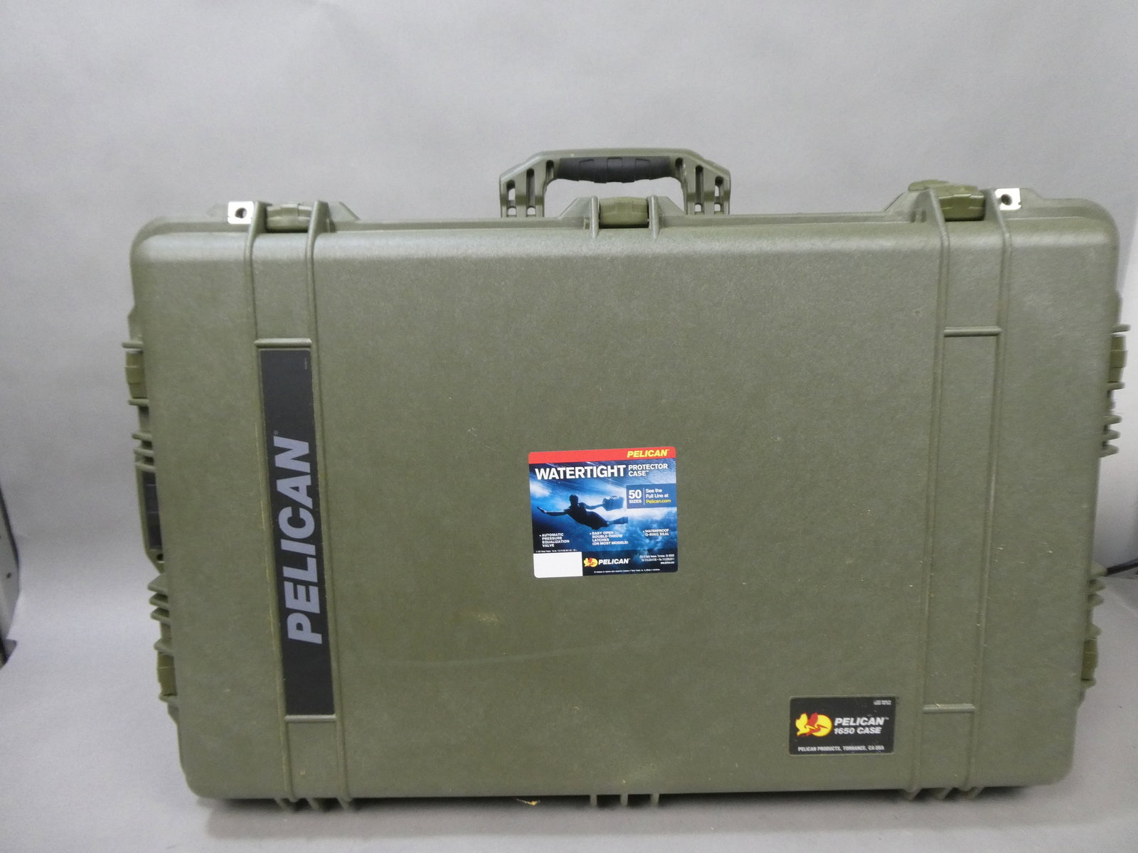 Pelican Watertight Protector 1650 Case w/ Foam Rolleiflex: Pelican Watertight Protector 1650 Case w/ Foam. Was used for all the Rolleiflex equipment up for auction This item is from a Gurnee, IL private estate. The estate included lots of cameras and accessor