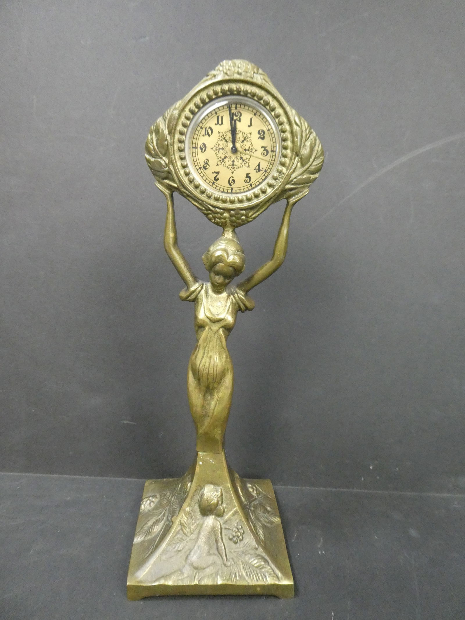 Vintage Art Nouveau Brass Figural Last Mantel Wind Up Clock (1 of 9)