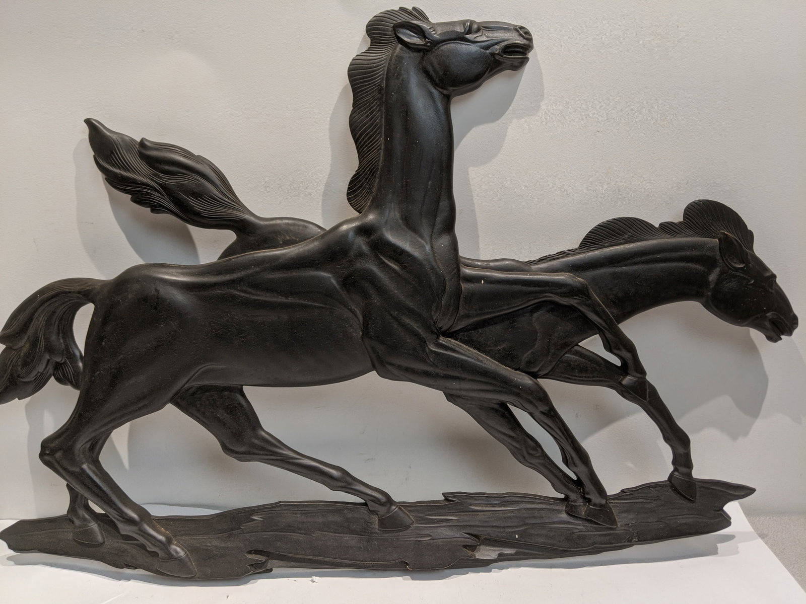 Mid-Century Syroco Wood Running Horses Carving Wall Plaque: Mid-Century Syroco Wood Running Horses Carving Wall Plaque. Measurements in inches: 22 high x 33 Condition:Good with no problems Shipping:We offer in-house shipping. Item(s) will be packed after invoi