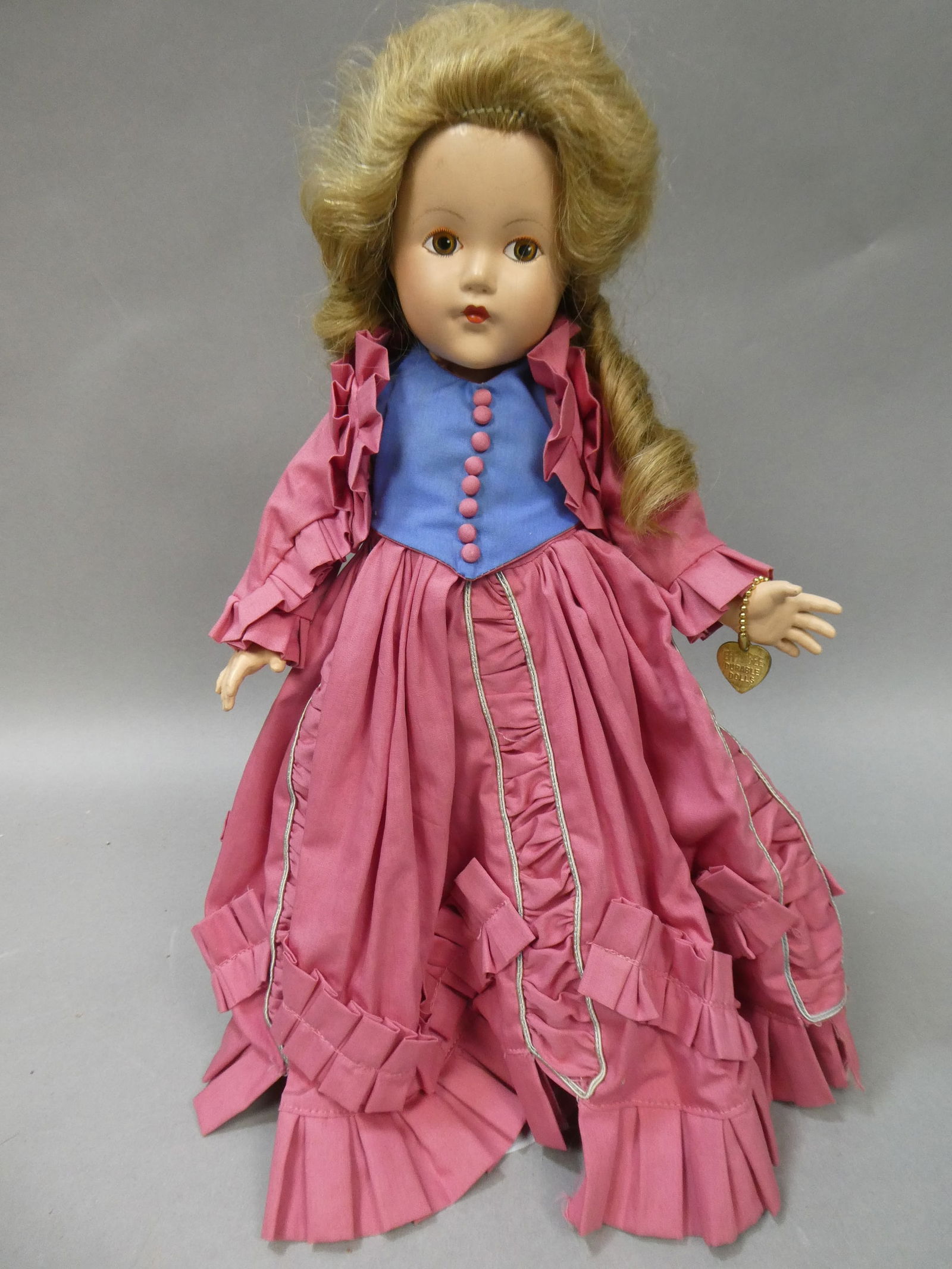 Vintage Effanbee Anne- Shibley Composition Doll: Vintage Effanbee Anne- Shibley Composition Doll with original clothes. Measurements in inches: 14 high Condition:Good with no problems Shipping:We offer in-house shipping. Item(s) will be packed after