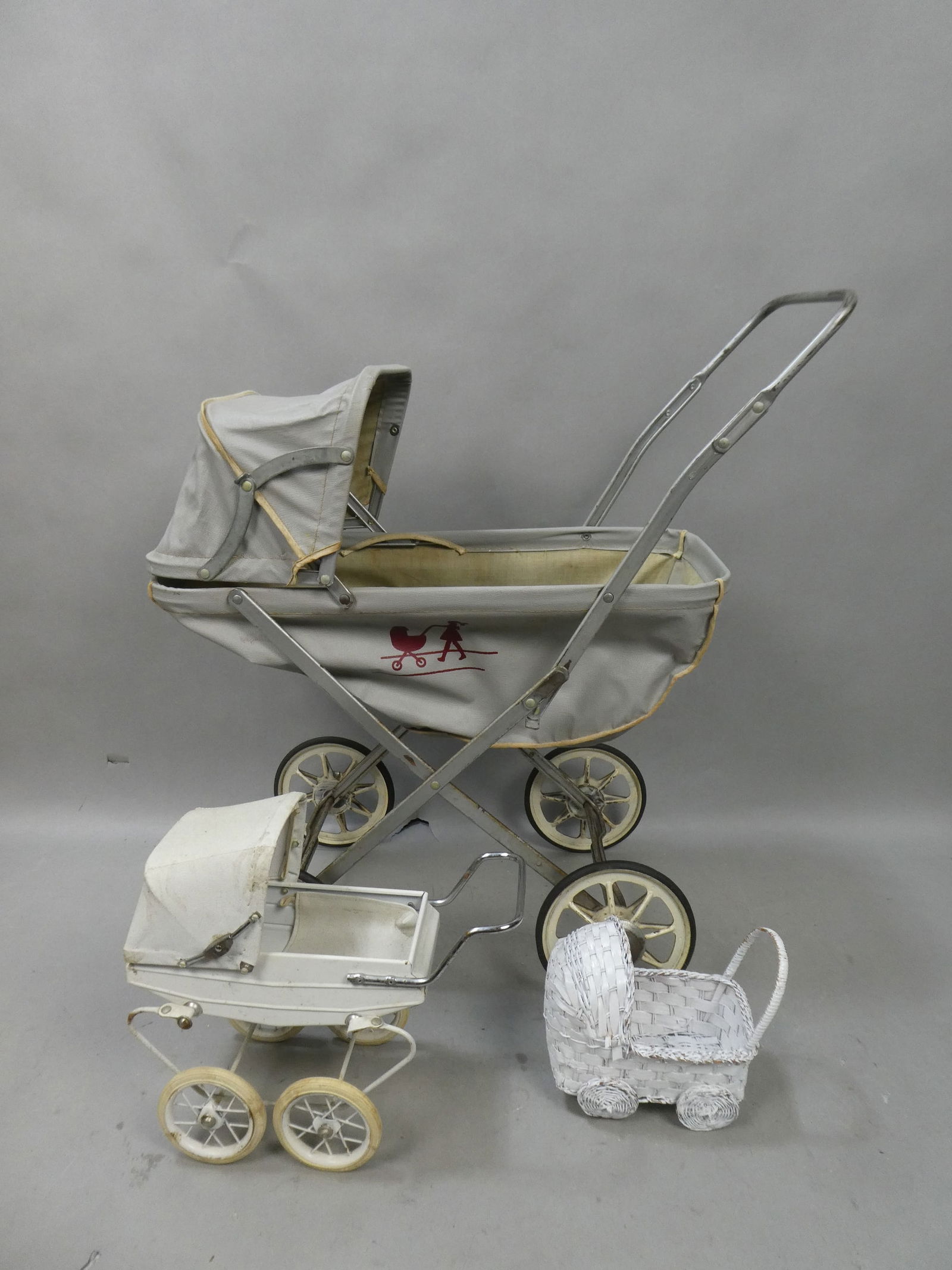 Lot 3 Vintage Foldable Wicker & Metal Doll Child Carriages (1 of 11)