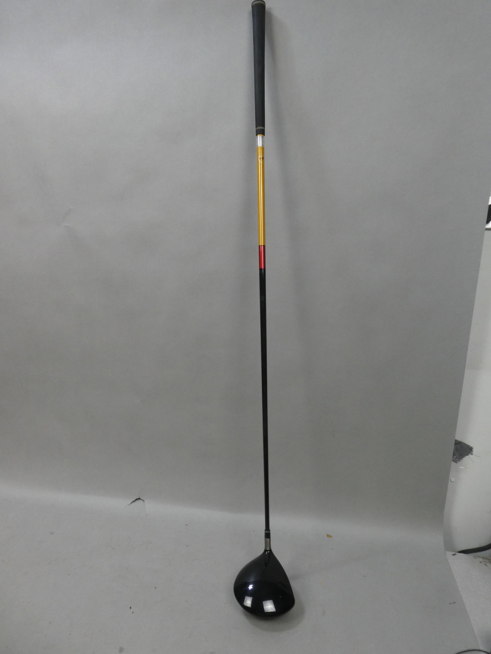 TaylorMade Nice R7 Draw 9.0* Driver 460 ReAx Graphite RH Stiff Flex Golf Club: TaylorMade Nice R7 Draw 10.5* Driver 460 ReAx Graphite RH Stiff Flex Golf Club. Measurements in inches: 46 long Condition:Used with no problems Shipping:We offer in-house shipping. Item(s) will be pac