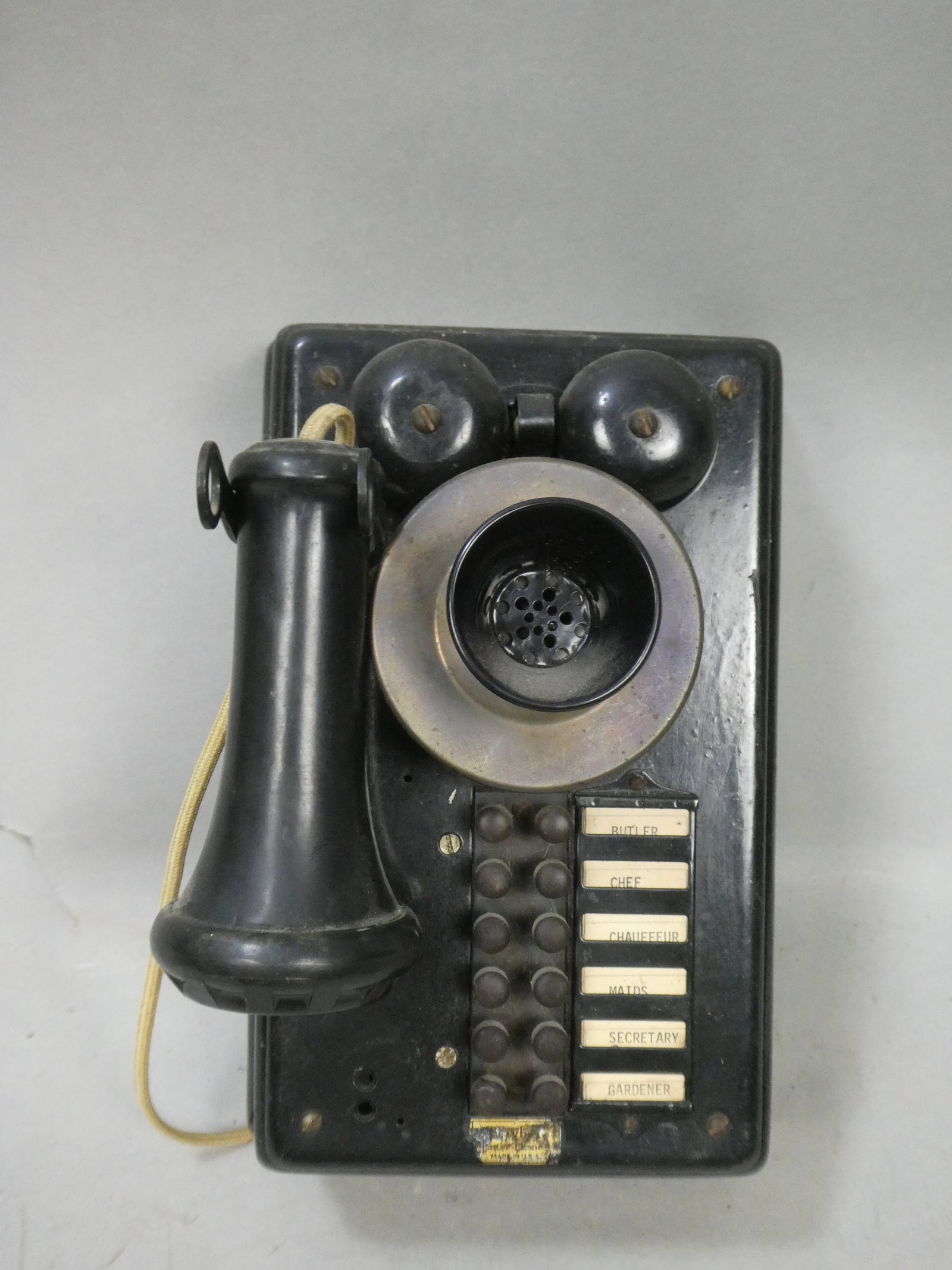 1913 Western Electric 1324 C12 Interphone Black Apartment Intercom: 1913 Western Electric 1324 C12 Interphone Black Apartment Intercom. Measurements in inches: 10 x 7 x 7 Condition:Normal wear with age and use Shipping:We offer in-house shipping. Item(s) will be packe