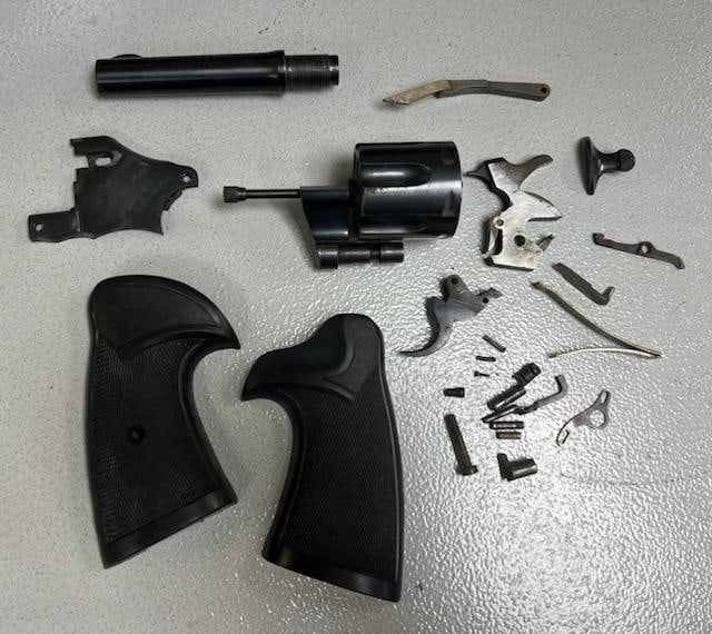 Colt Official Police 38 Special Revolver Parts: Colt Official Police 38 Special Revolver Parts only. NO FFL required. Measurements in inches: 3 inch barrel Condition:As found, some mild rust and end inside of barrel This purchase is not eligible fo