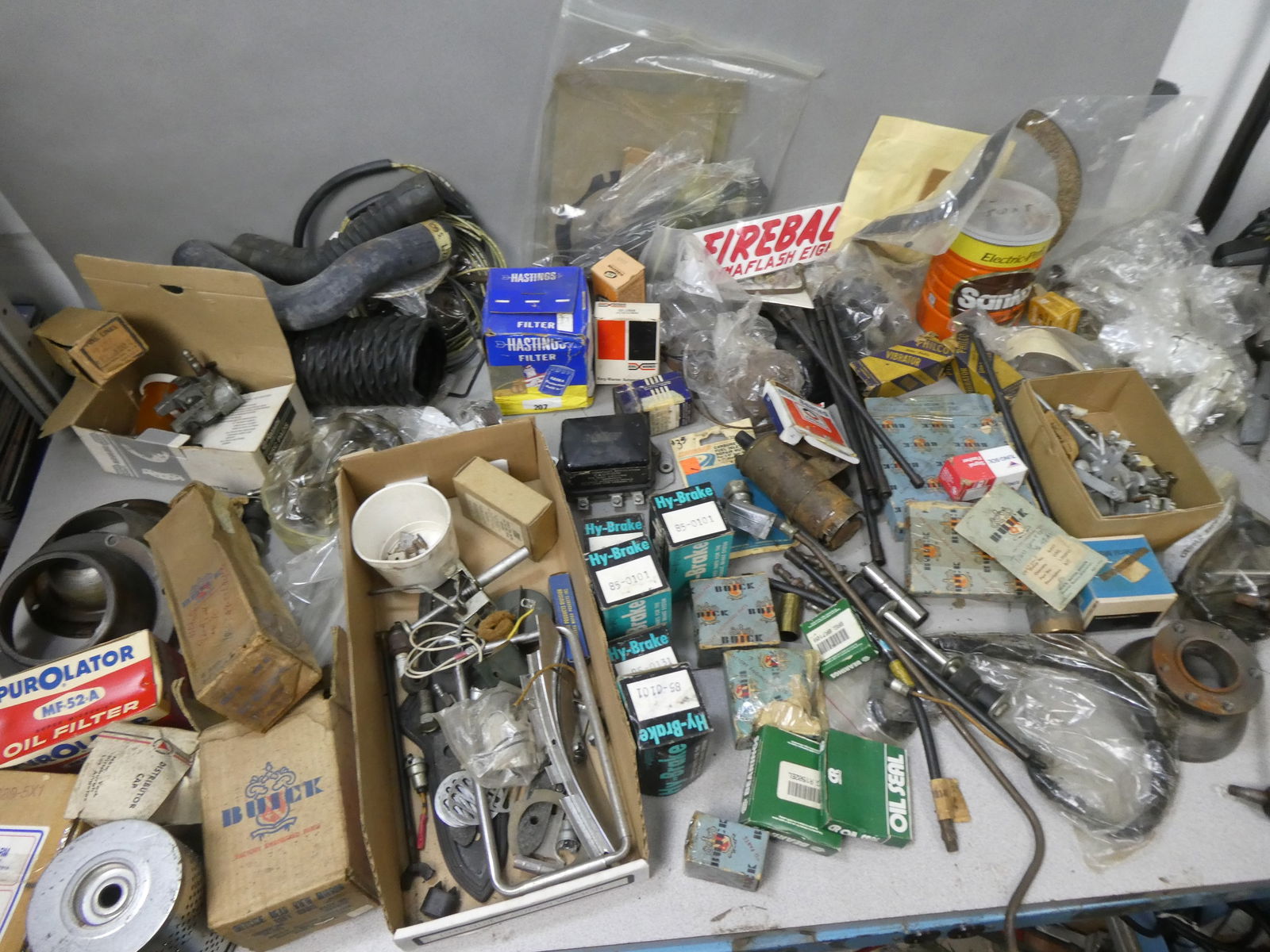 Huge Lot Antique c1940's Buick Car Parts Engine & Mechanical (1 of 19)