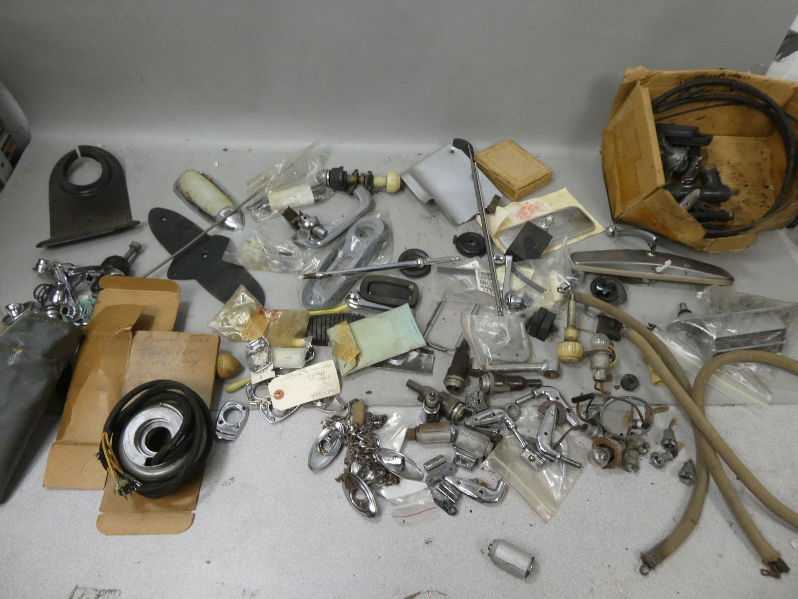 Large Lot Antique c1940's Buick Car Interior & Chrome Parts (1 of 16)