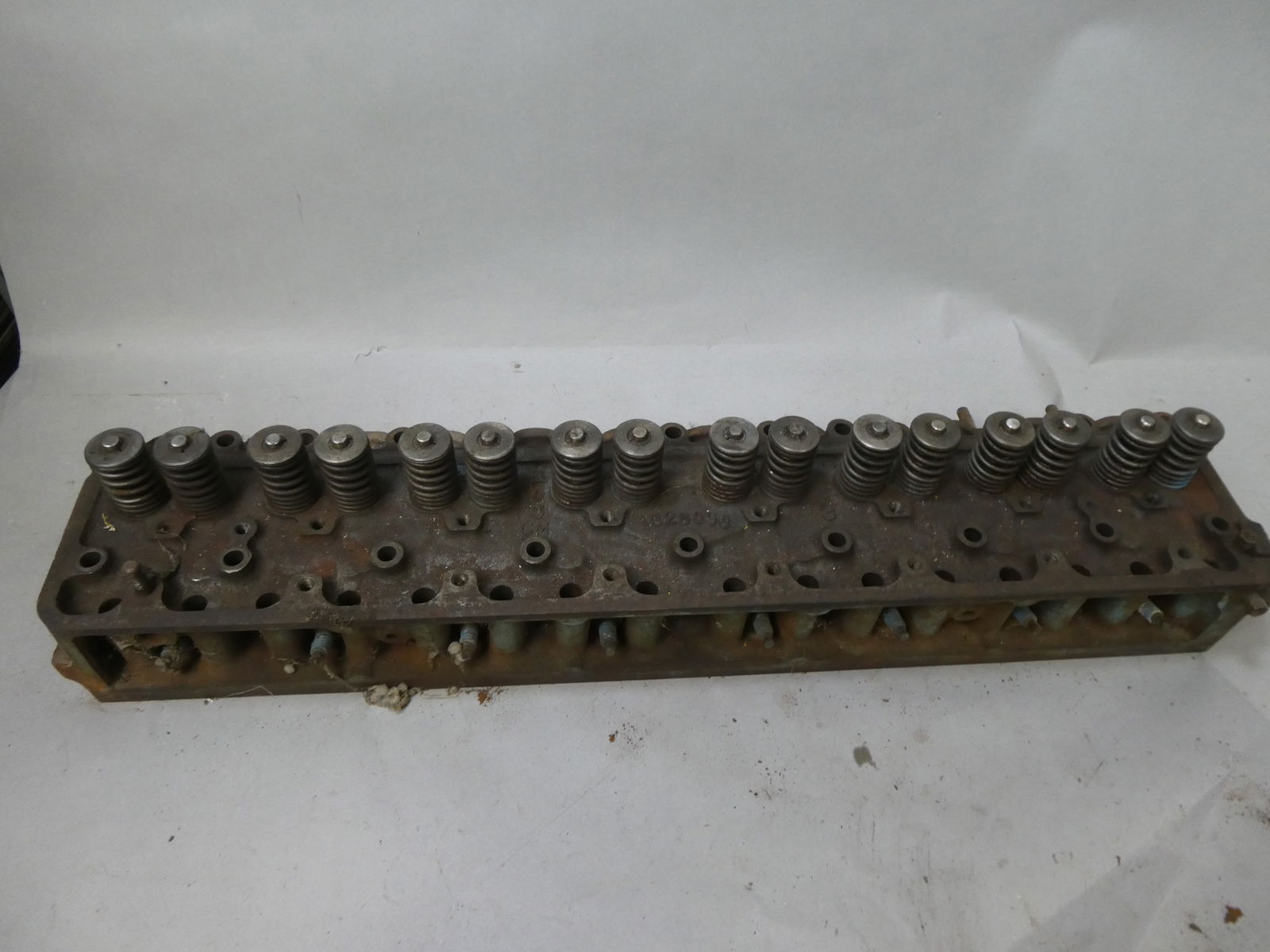 Buick Straight 8 Cylinder Head 1328393 (1 of 14)