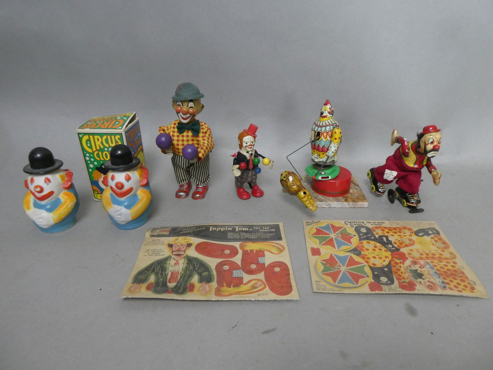 Lot 8 Vintage Clown Items Tin Litho Bubble Bath & Punch Outs (1 of 9)