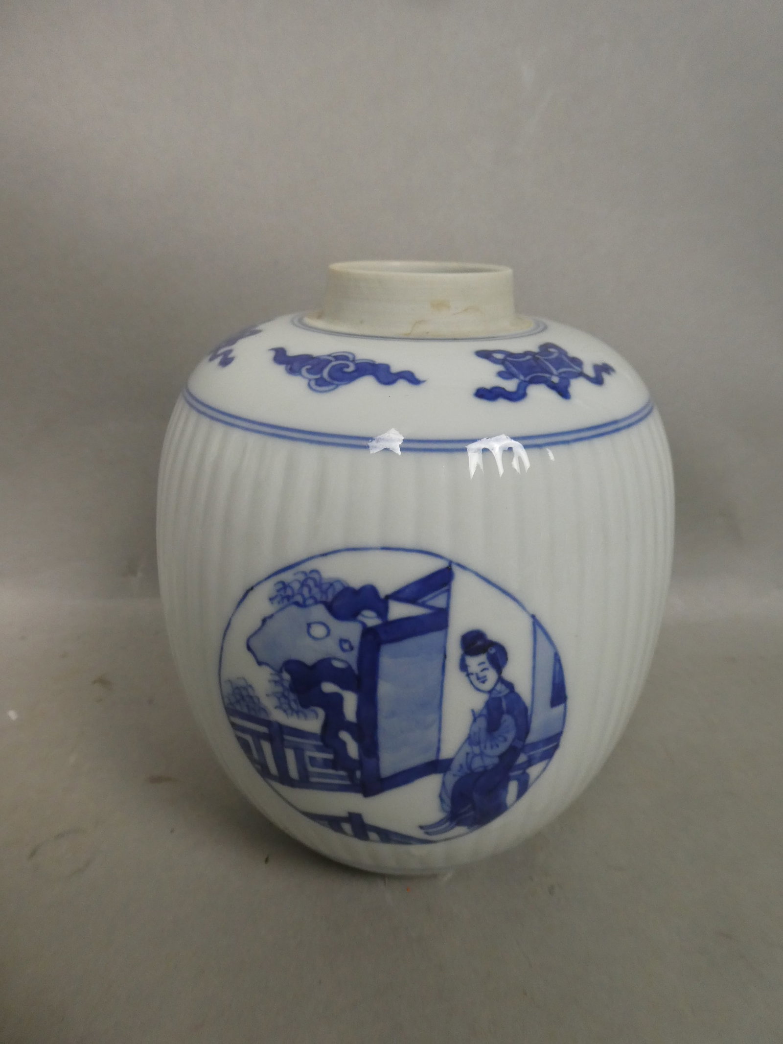 Vintage Chinese Kangxi Mark Blue & White Ribbed Porcelain Ginger Jar: Vintage Chinese Kangxi Mark Blue & White Ribbed Porcelain Ginger Jar. Measurements in inches: 6 1/2 high x 5 1/2 diameter Condition:No lid, No chips, cracks or repairs Shipping:We offer in-house shipp