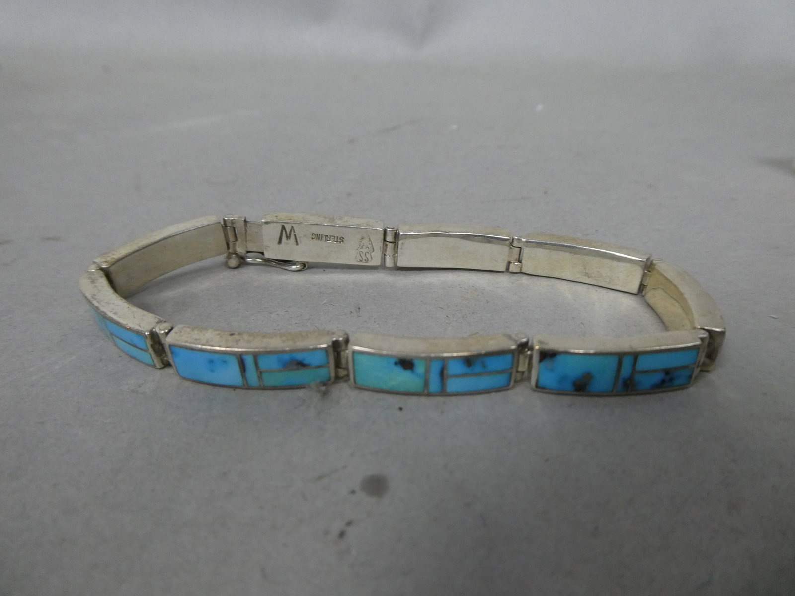 Charles Willie David Rosales Designs Sterling Silver & Turquoise Bracelet: Charles Willie David Rosales Designs Sterling Silver & Turquoise Bracelet. Measurements in inches: 8 long. 23 grams Condition:Good with no problems Shipping:We offer in-house shipping. Item(s) will be