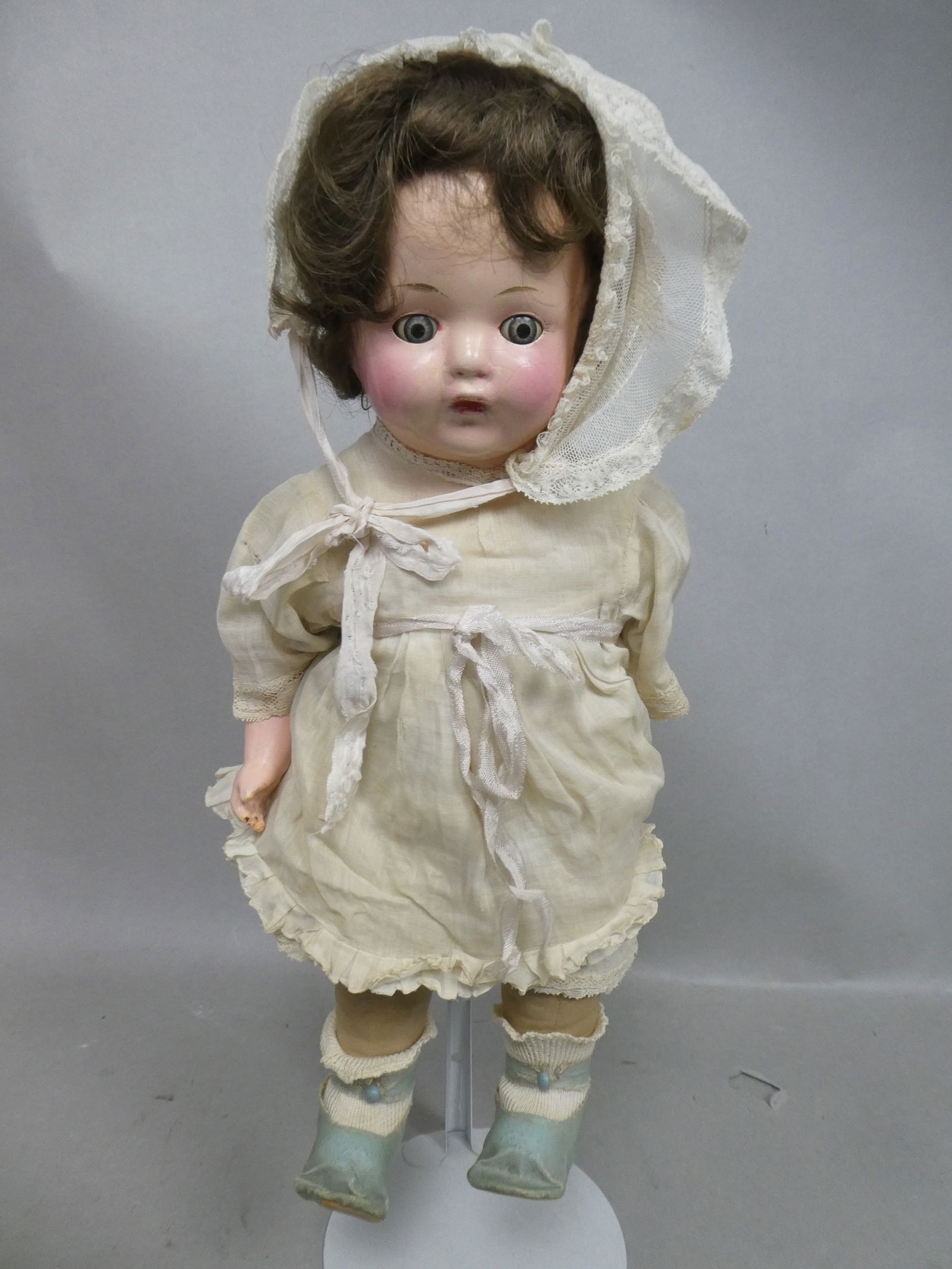 Antique Effanbee Composition & Soft Body Doll: Antique Effanbee Composition & Soft Body Doll. Measurements in inches: 17 high Condition:Fingers chipped on one hand, crazing on head Shipping:We offer in-house shipping. Item(s) will be packed after