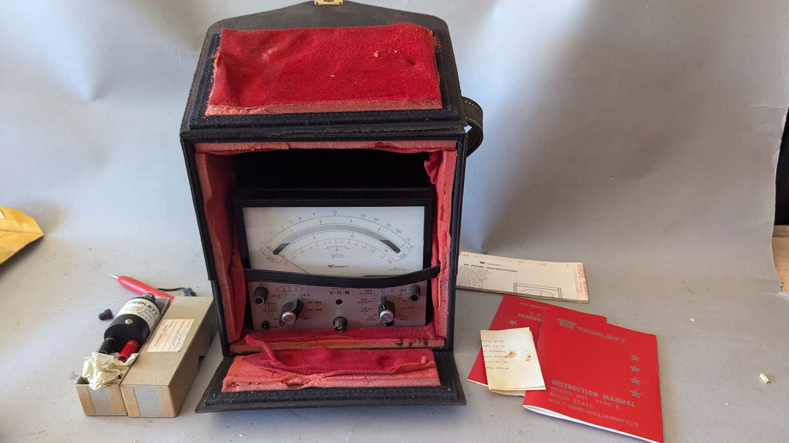 Triplett Model 801 VOM Volt Ohm Milliammeter Meter w/ Manuals & Accessors (1 of 6)