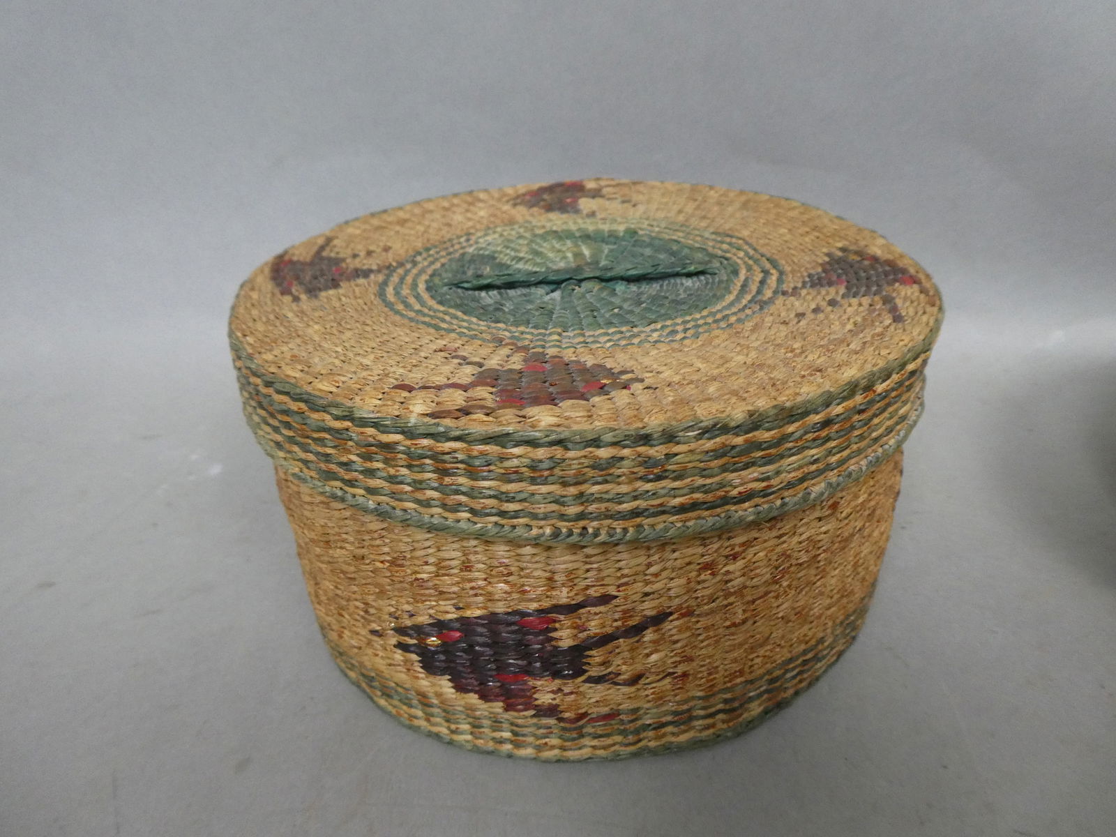 Vintage Native American Indian Woven Basket w/ Lid (1 of 5)