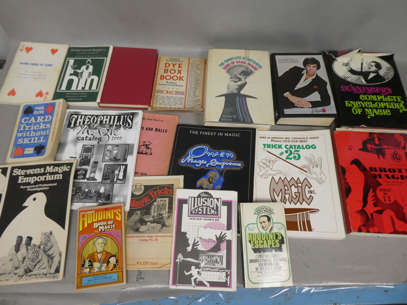 Lot Vintage Magic Magician Books & Catalogs (1 of 9)