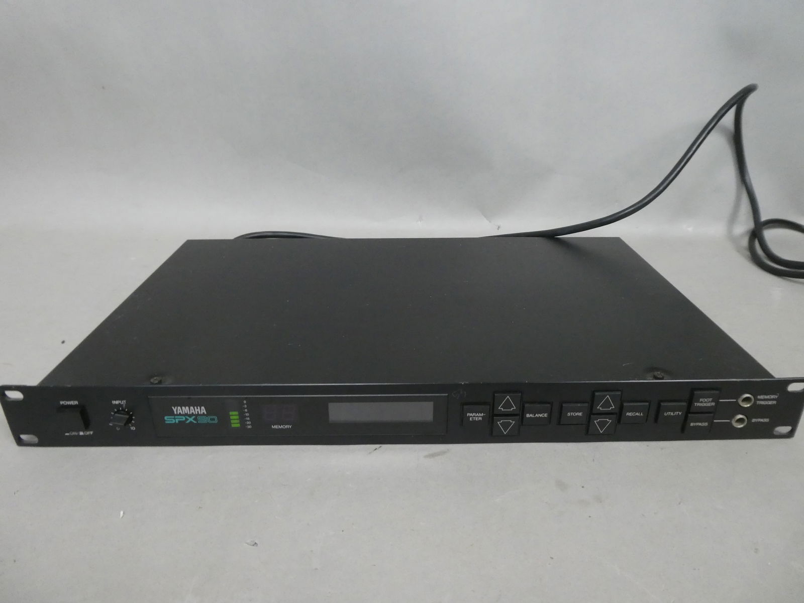 Yamaha SPX90 Digital Multi-Effect Sound Processor (1 of 11)