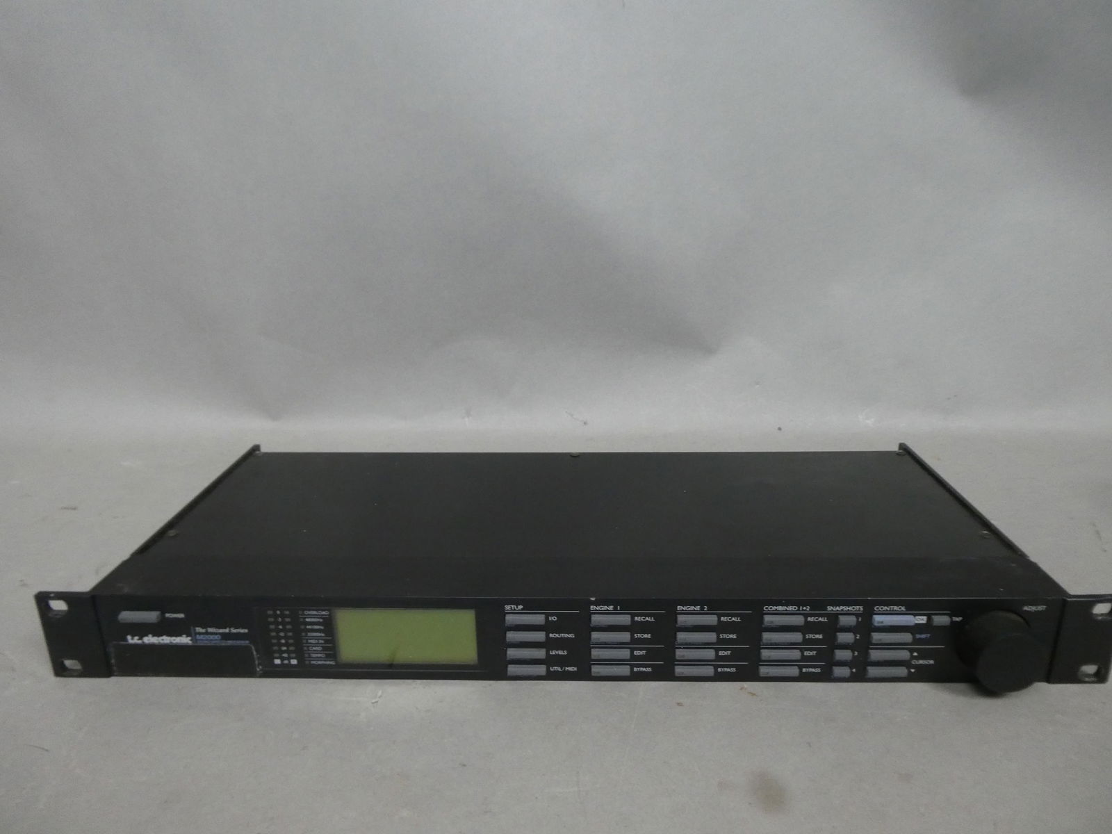 TC Electronic The Wizard Series M2000 Studio Effects Processor (1 of 8)