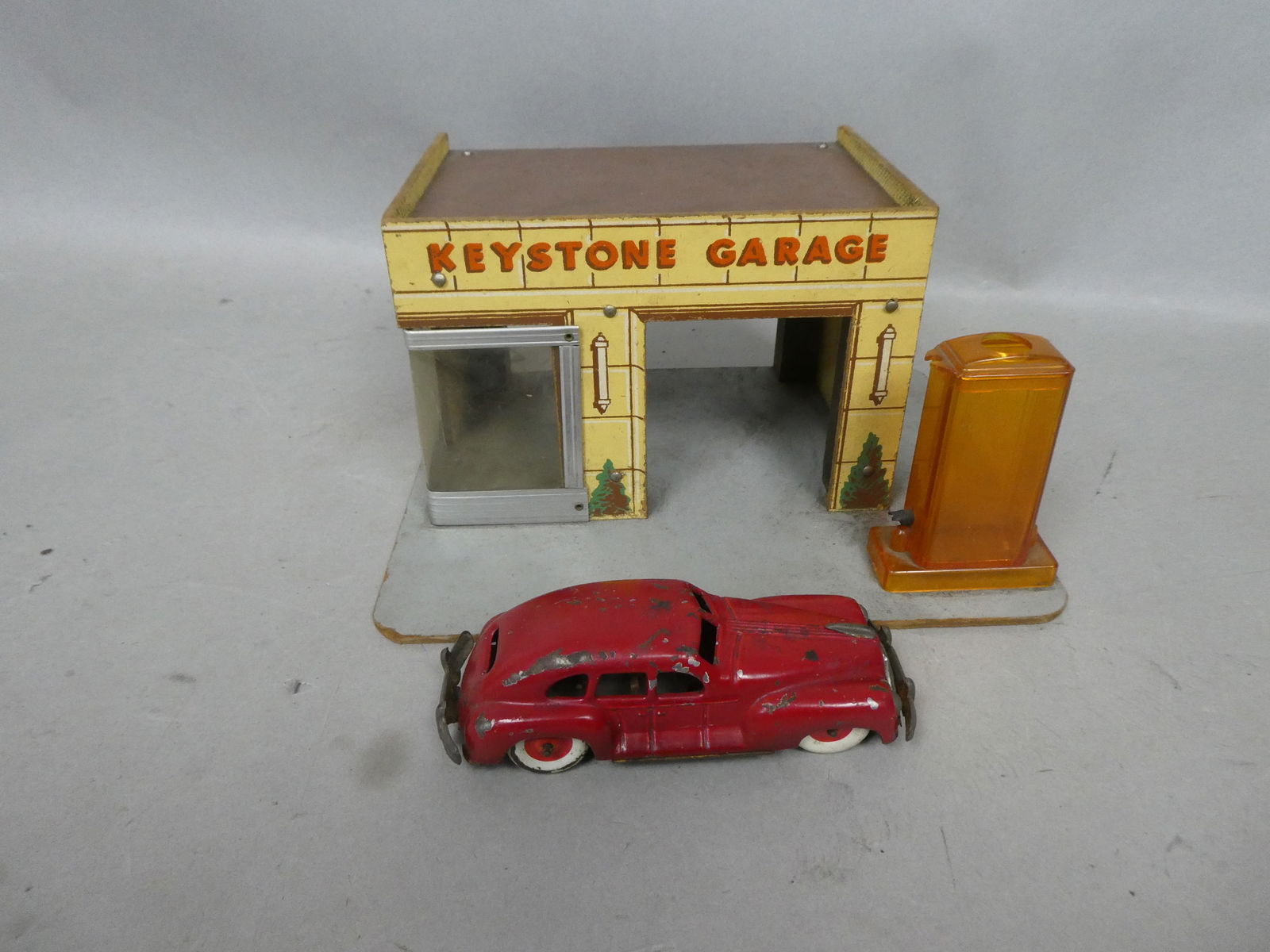 Vintage Keystone Service Station Garage w/ Old Tin Wind UP Car (1 of 6)