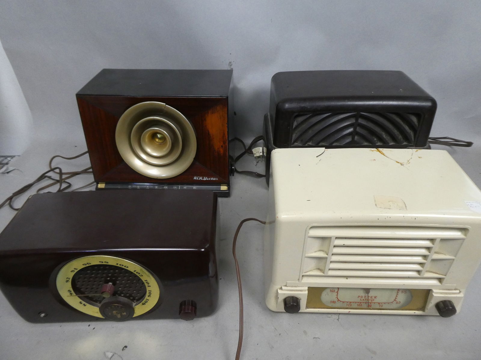 Lot 4 Old Plastic Radios Airline RCA Victor Zenith Potter LaFarge (1 of 5)