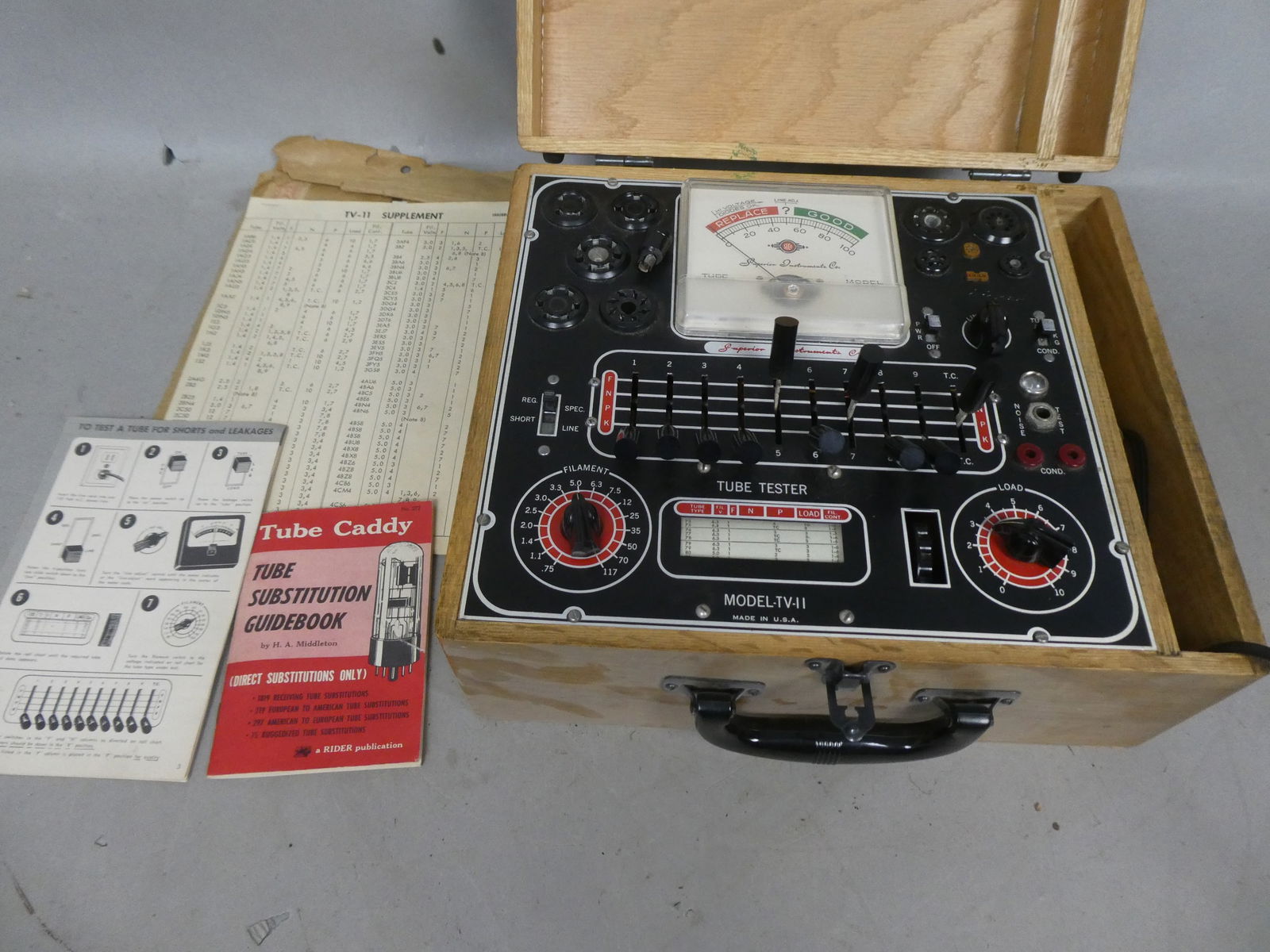 Old Superior Instruments Co. Model TV-II Vacuum Tube Tester (1 of 4)