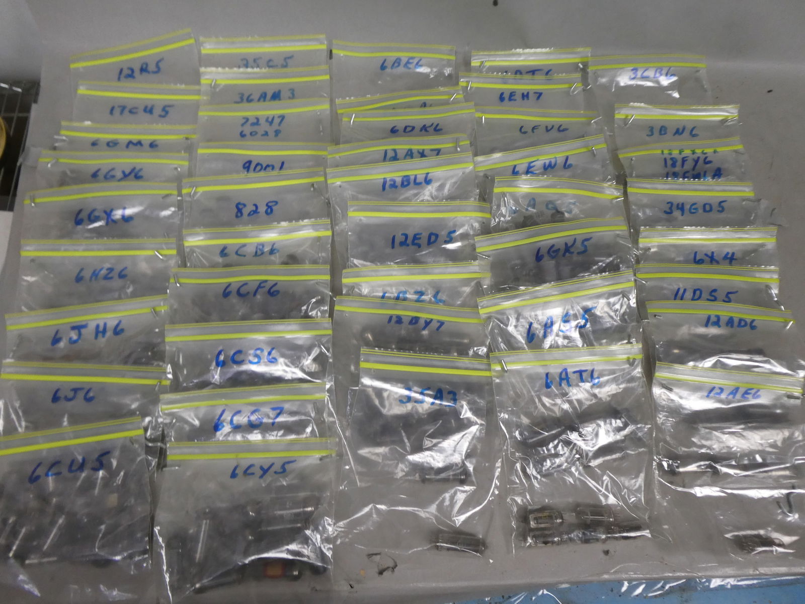 Lot Assorted Tested Good Vintage Vacuum Radio Tubes (1 of 10)