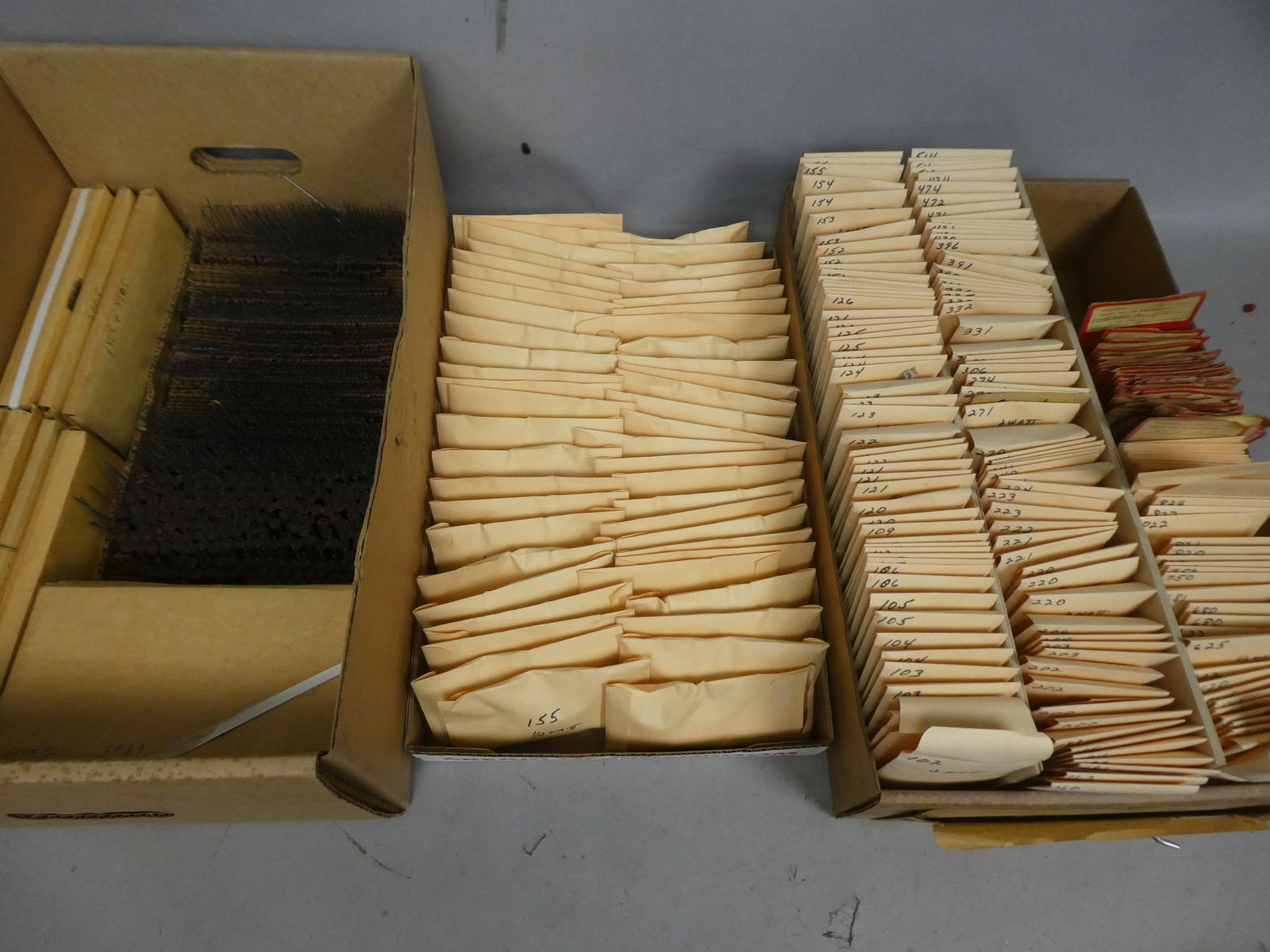 Huge Lot Assorted NOS Radio TV Repair Resistors (1 of 10)