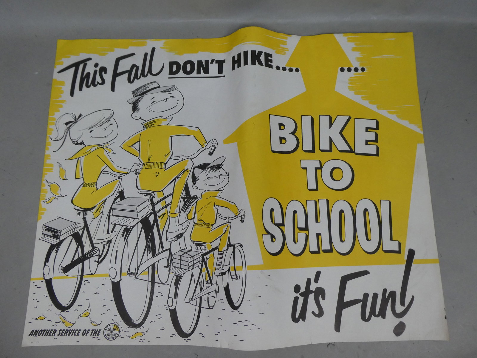 NOS Vintage BWDA The Fall Don't Hike Bike to School It's Fun Poster: Vintage BWDA The Fall Don't Hike Bike to School It's Fun Poster. Measurements in inches: 28 x 22 Condition:New old stock Shipping:We offer in-house shipping. Item(s) will be packed after invoice is pa