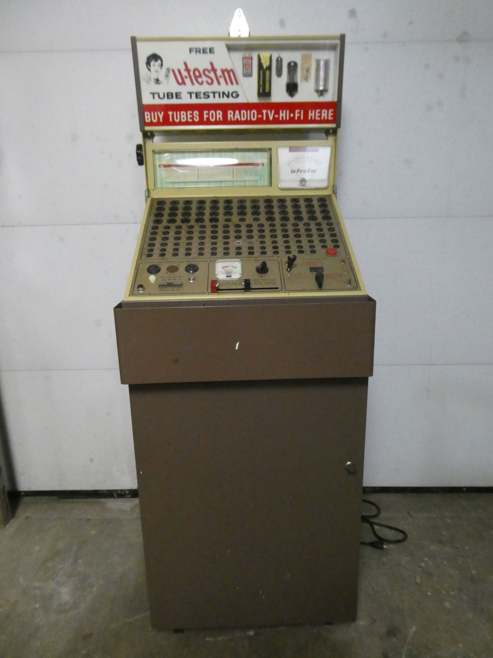 Vintage Store Floor Standing U-Test-M Vacuum Tube  Fuse & Battery Tester (1 of 10)