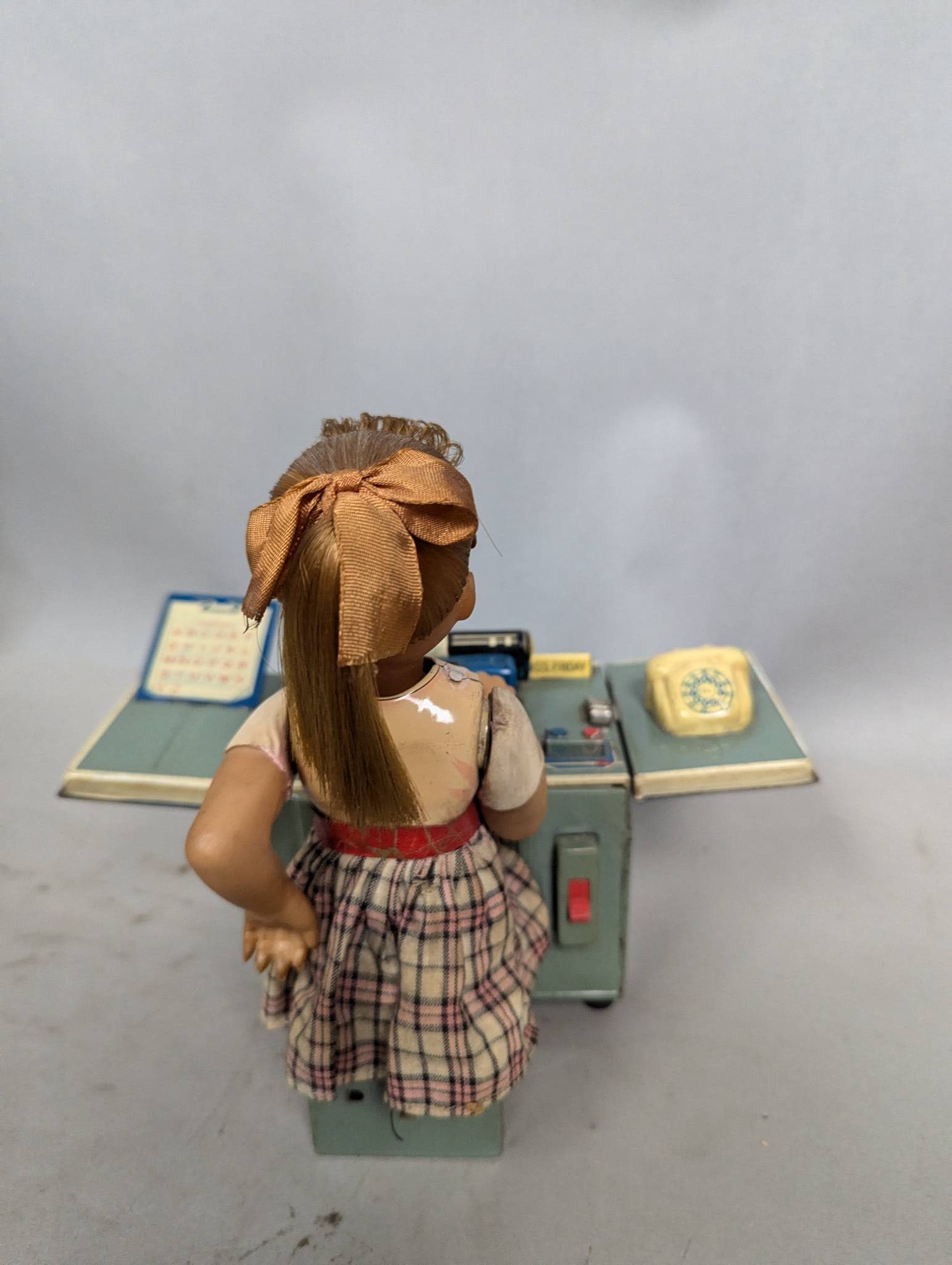 1950s Linemar Battery-Operated Miss Friday ToyÂ  (1 of 6)