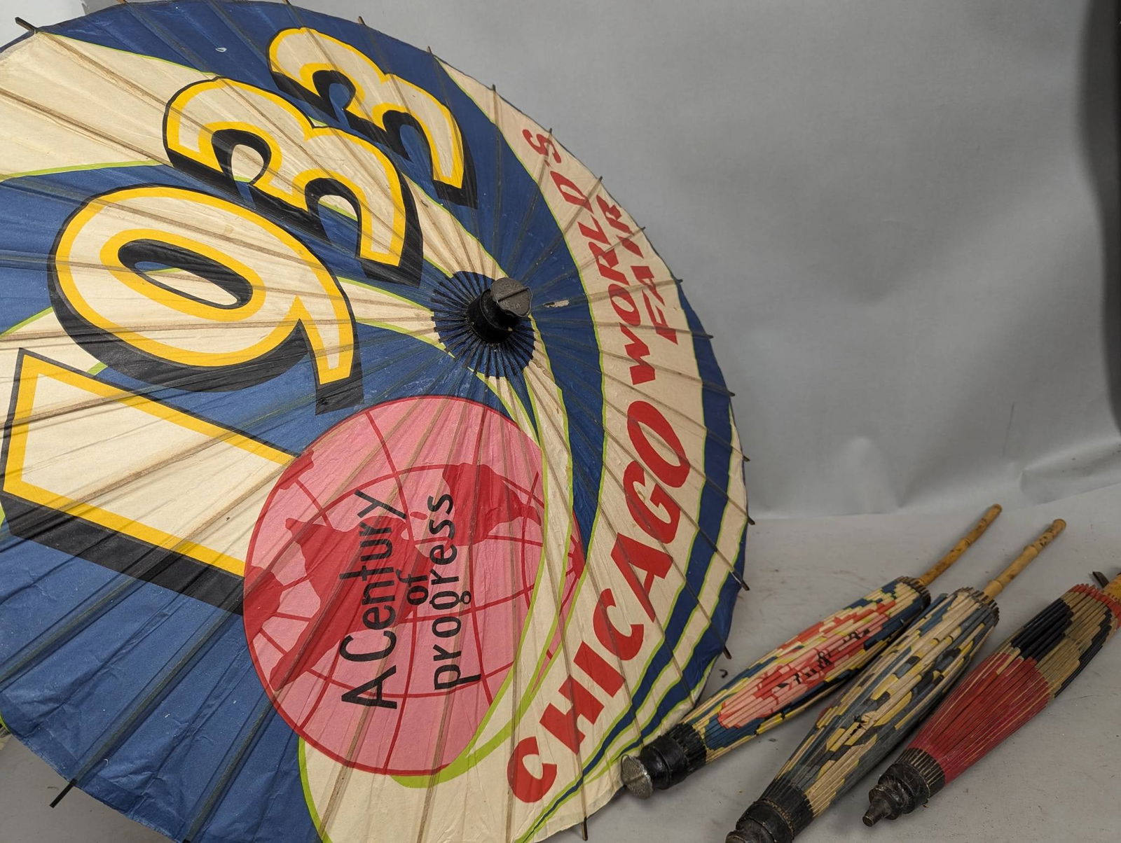 Lot of 4 Chicago 1933 Worlds Fair Century of Progress Umbrellas Parosols (1 of 7)