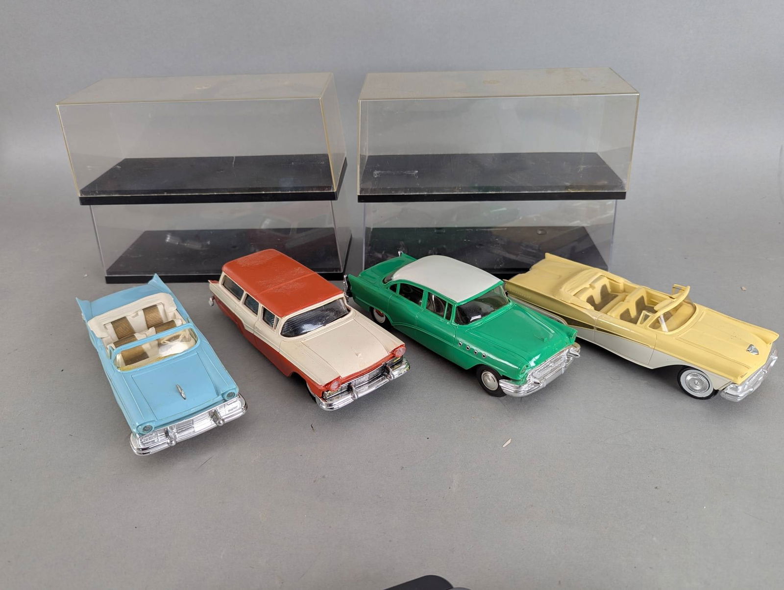 Lot of 4 1 25 Scale Plastic Model Promo Cars Including Ford and Buick Models (1 of 9)